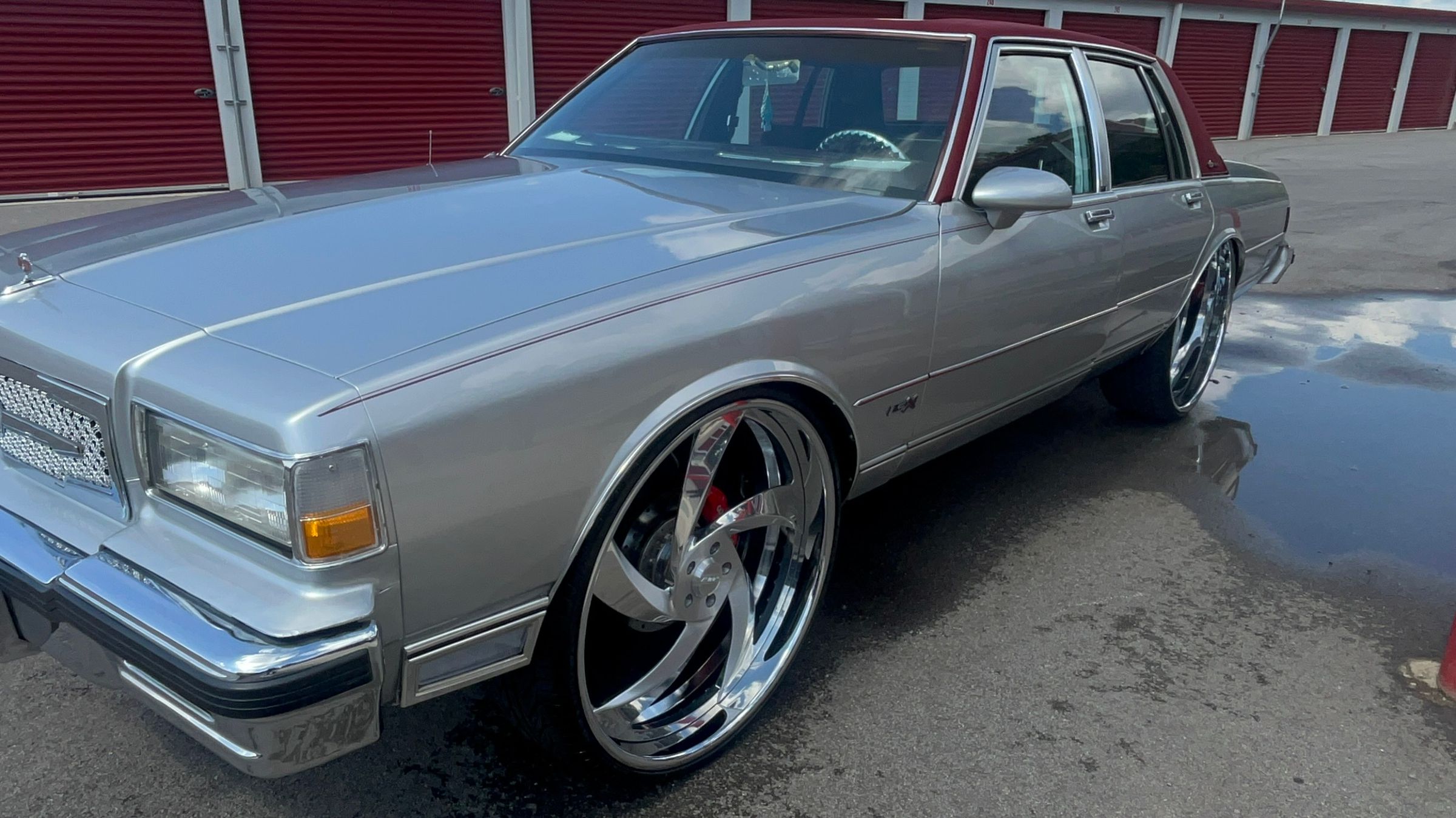 Chrome wheel polish
