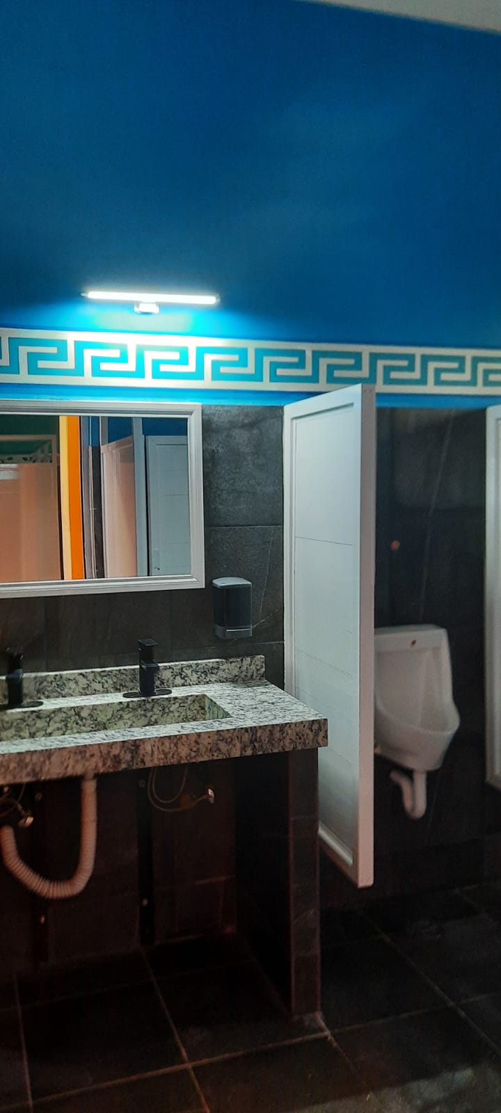 Baño de Hombres
