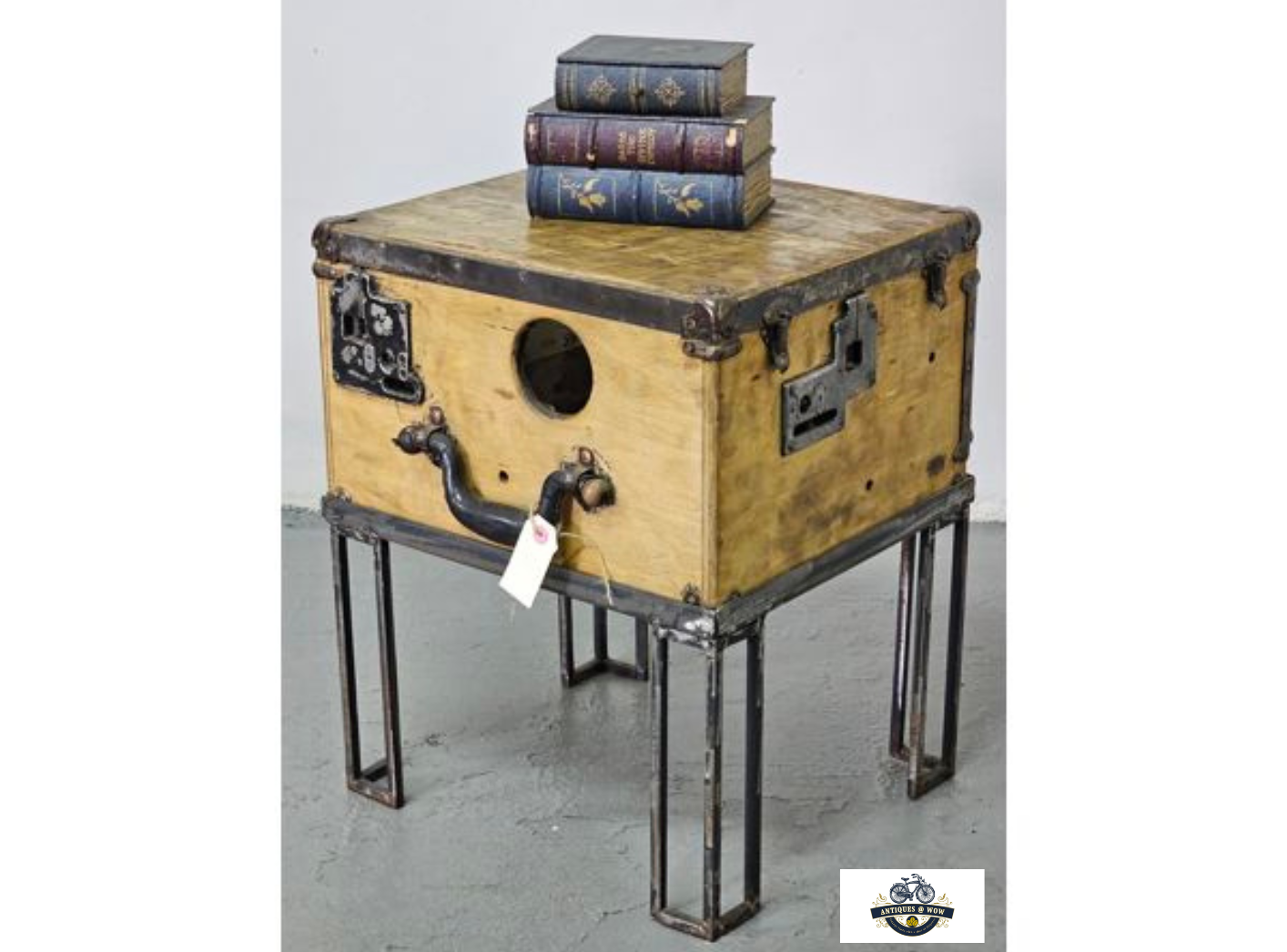 Antiques @ WOW's image