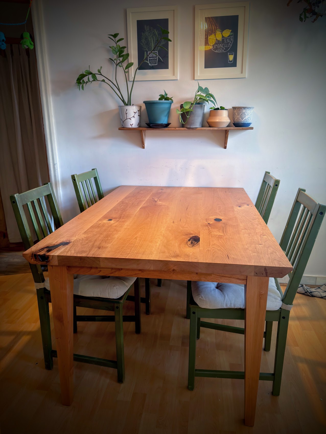 Table de salle à manger en cerisier massif