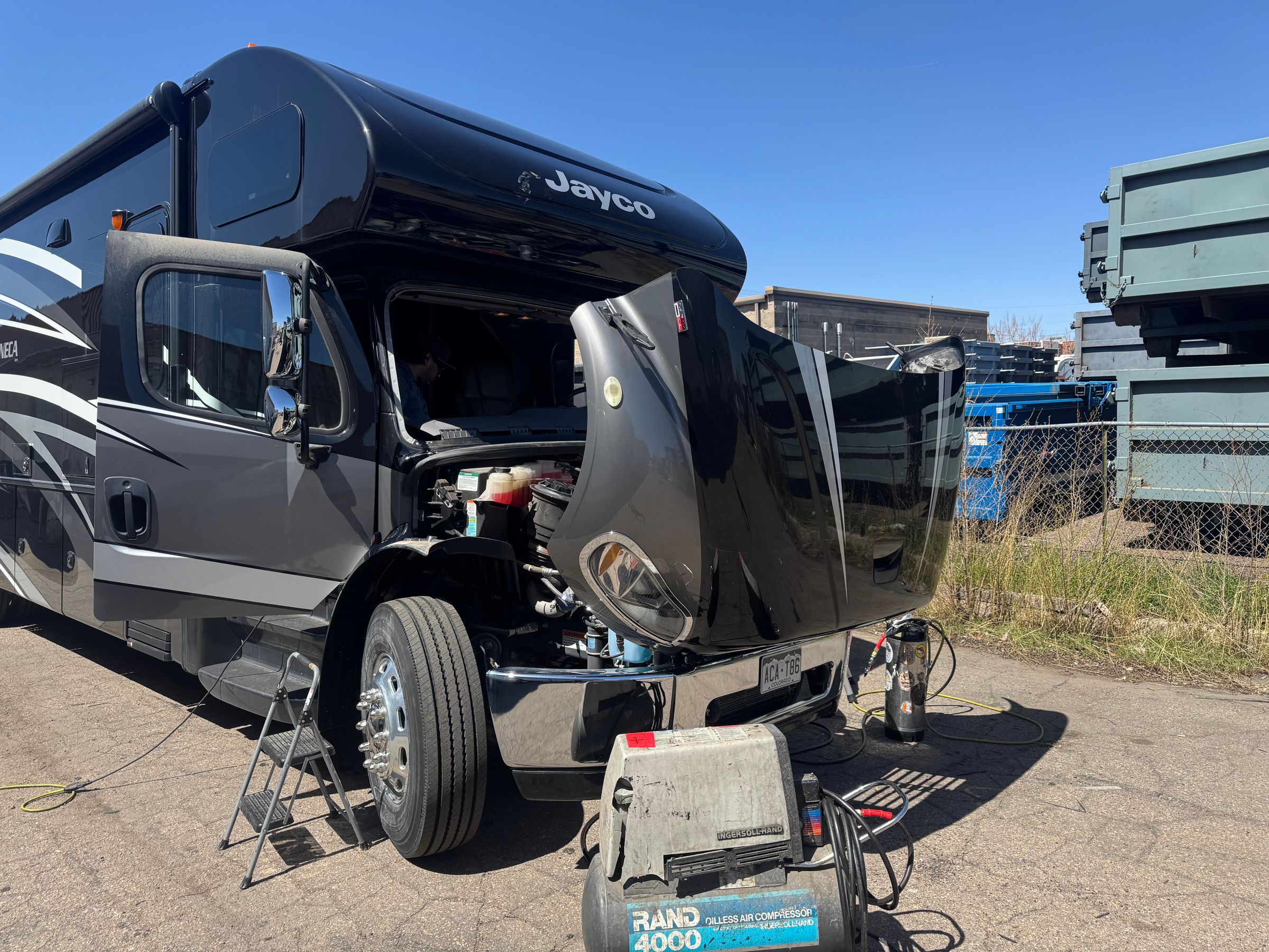 Master glass and tint Company's image