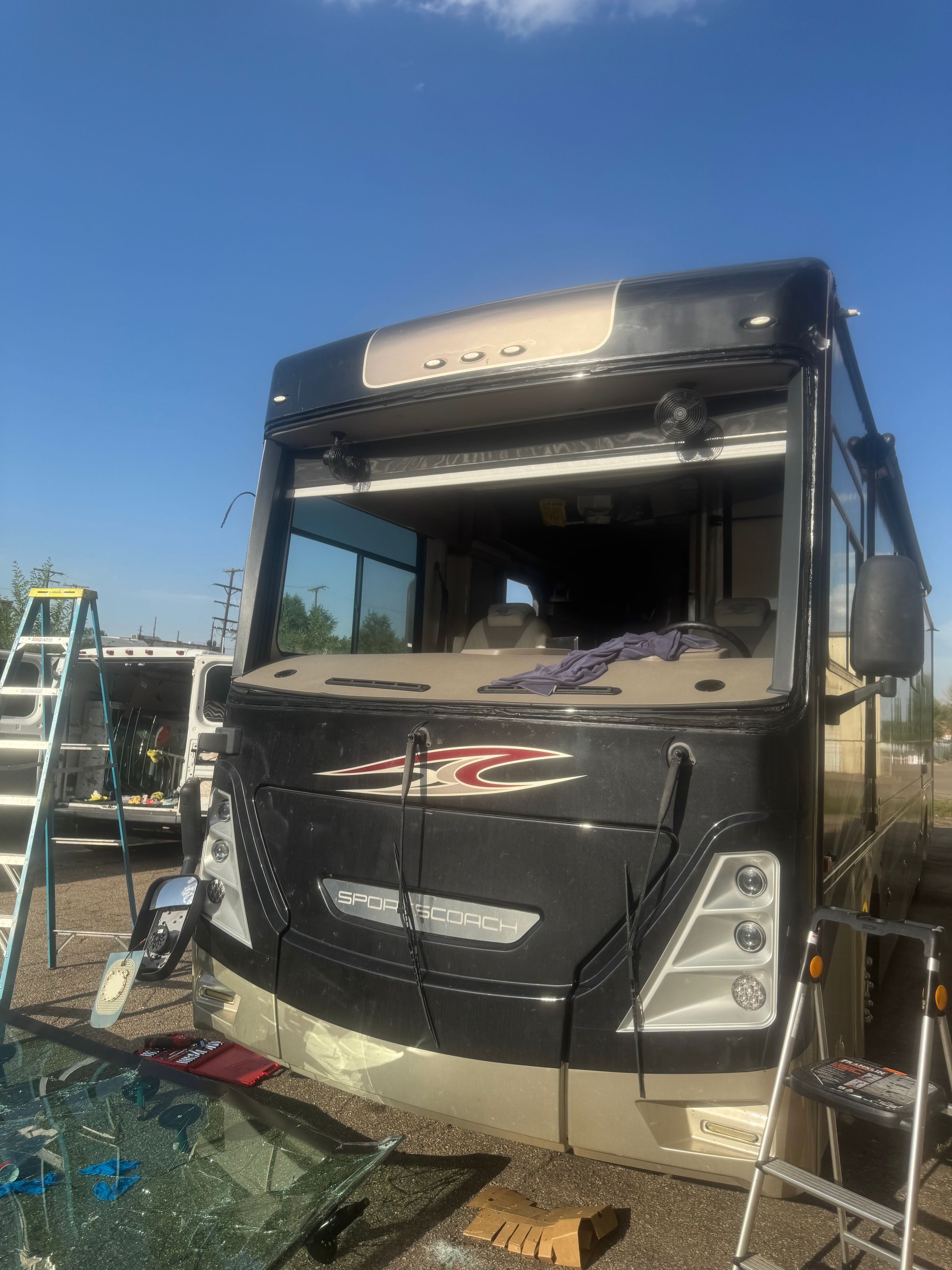 Master glass and tint Company's image