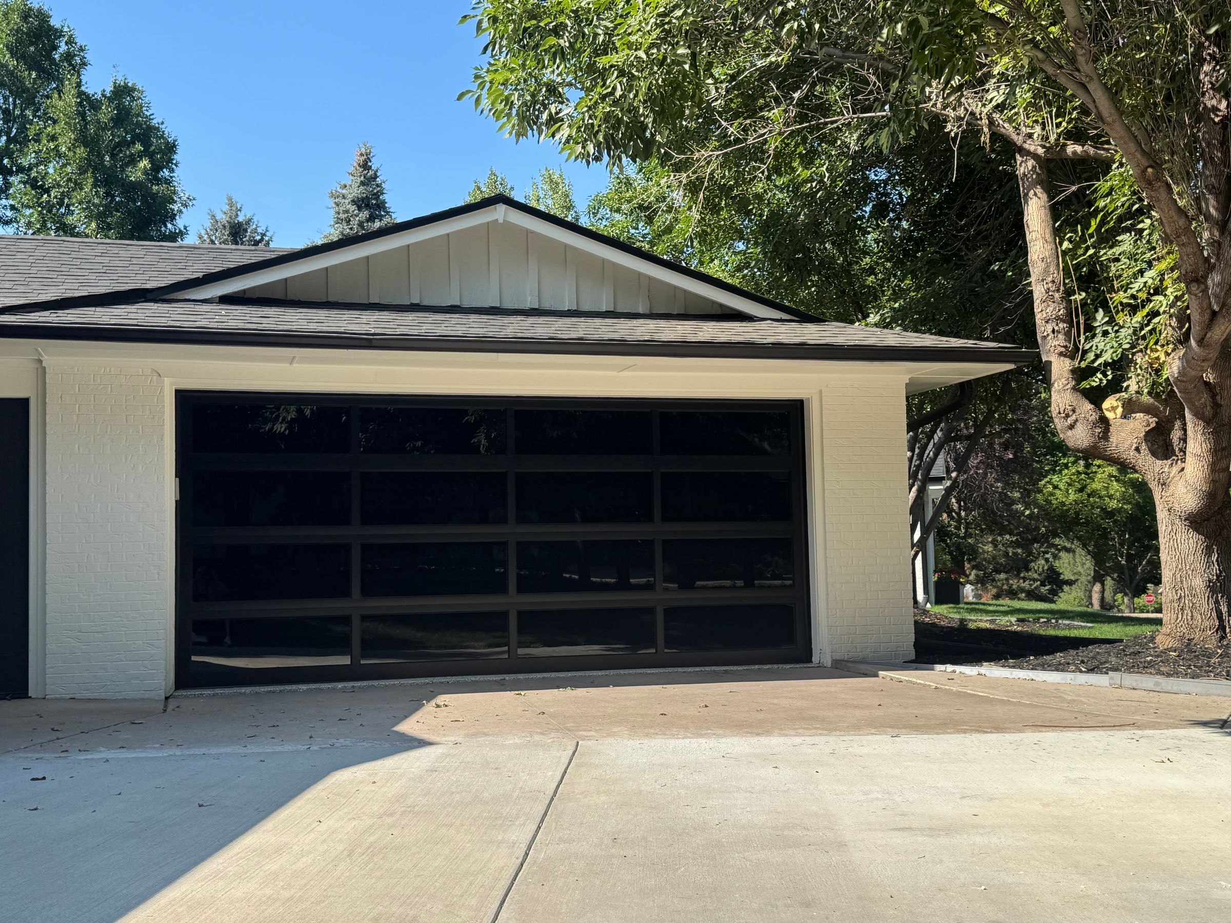 Master glass and tint Company's image