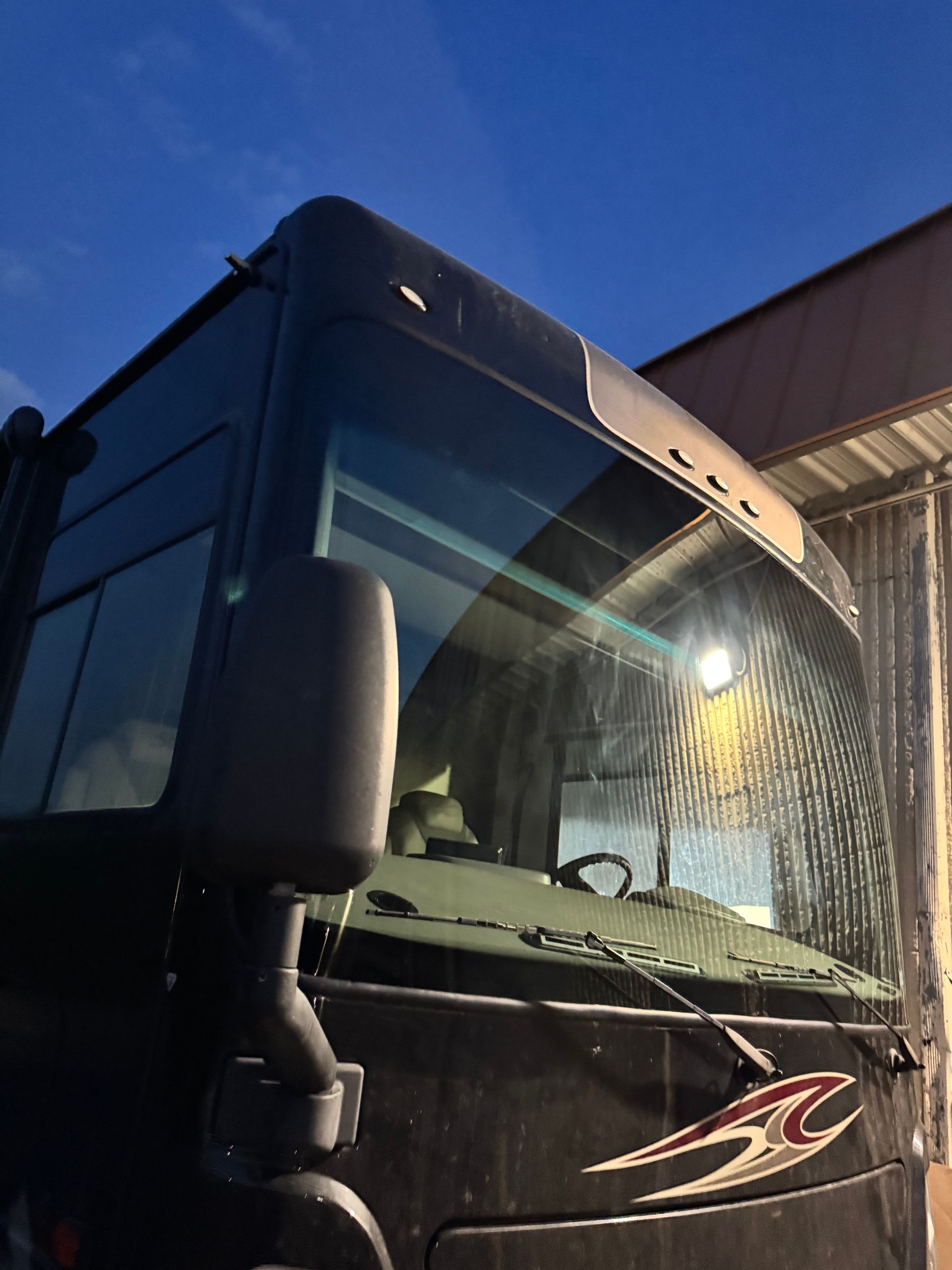 Master glass and tint Company's image