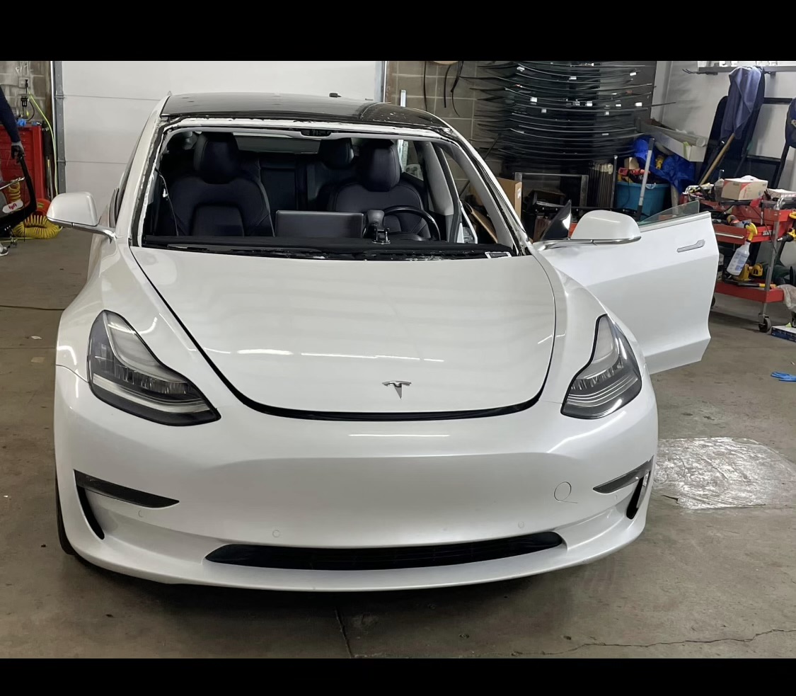 Master glass and tint Company's image