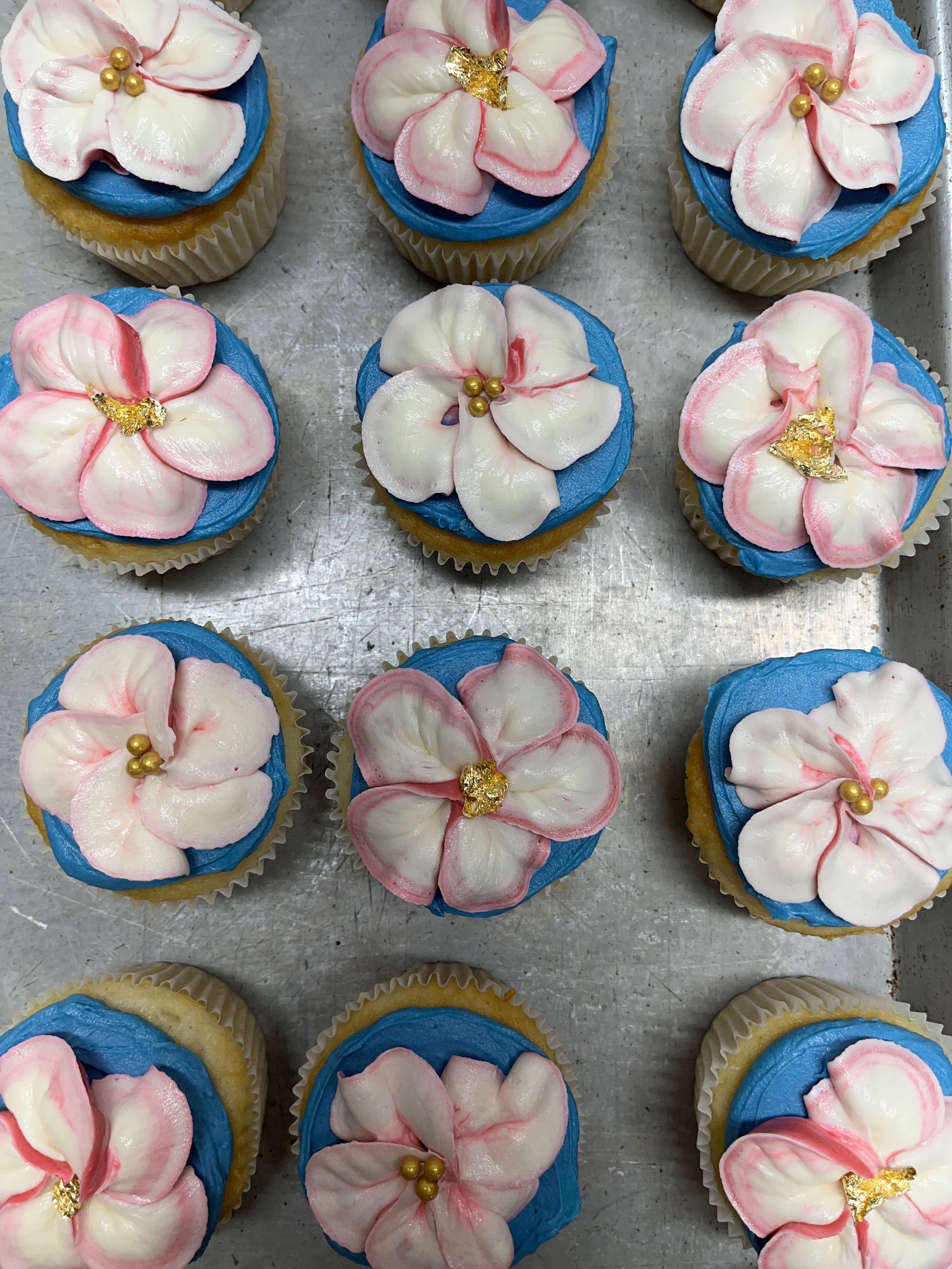 lilo and stitch themed birthday cupcakes