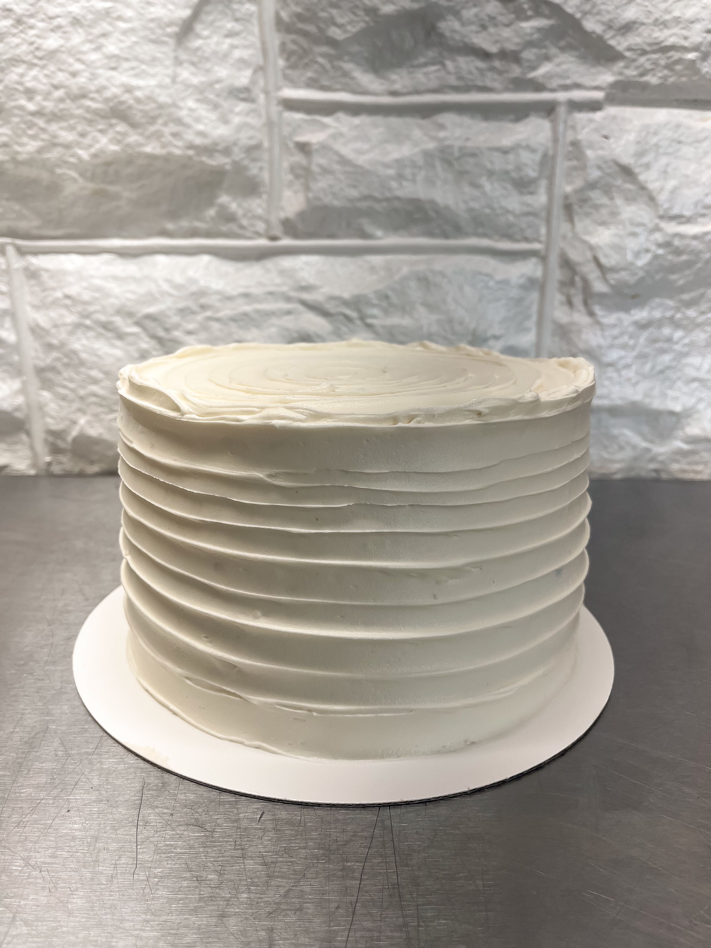 vanilla and oreo wedding cake