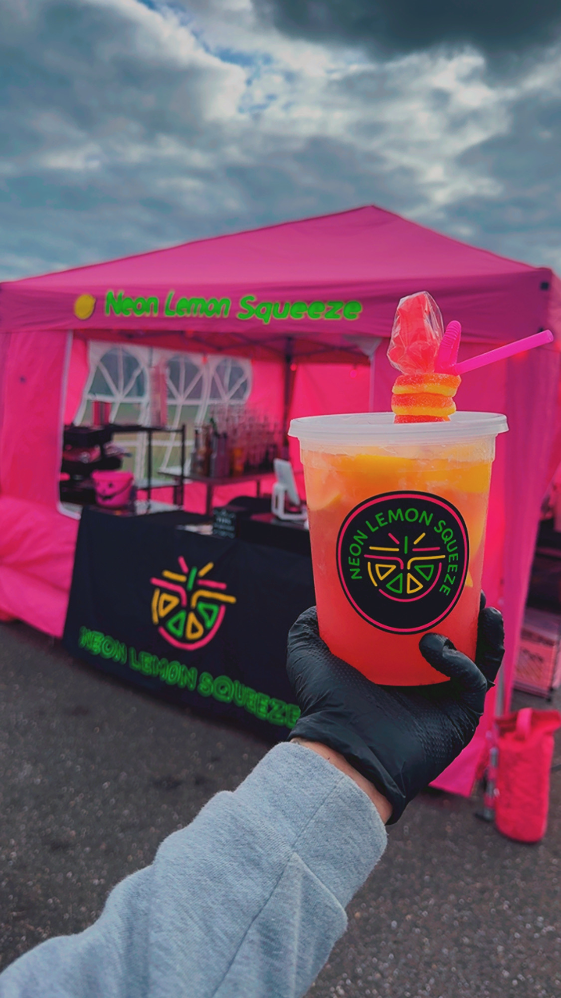 Neon Lemon Squeeze's image