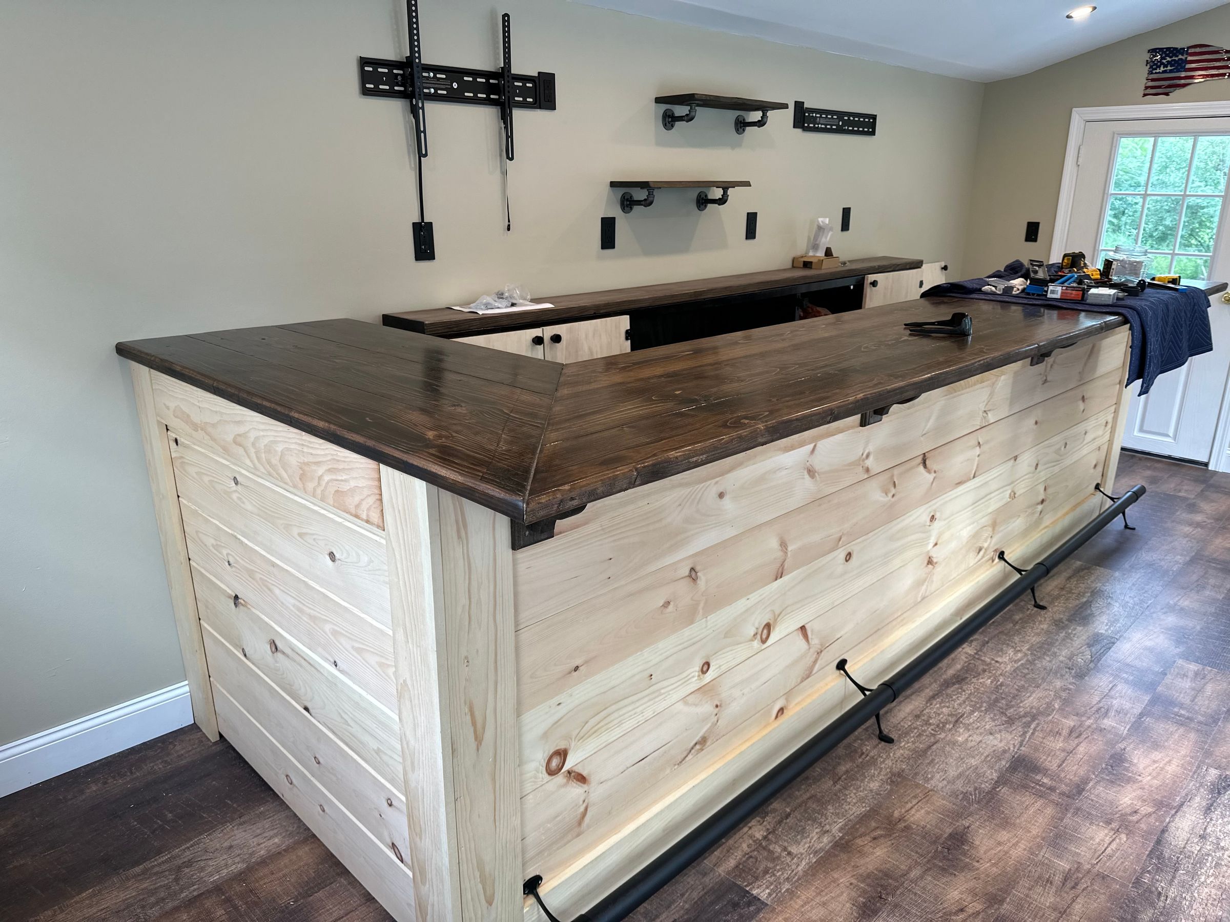 Countertop with Bar