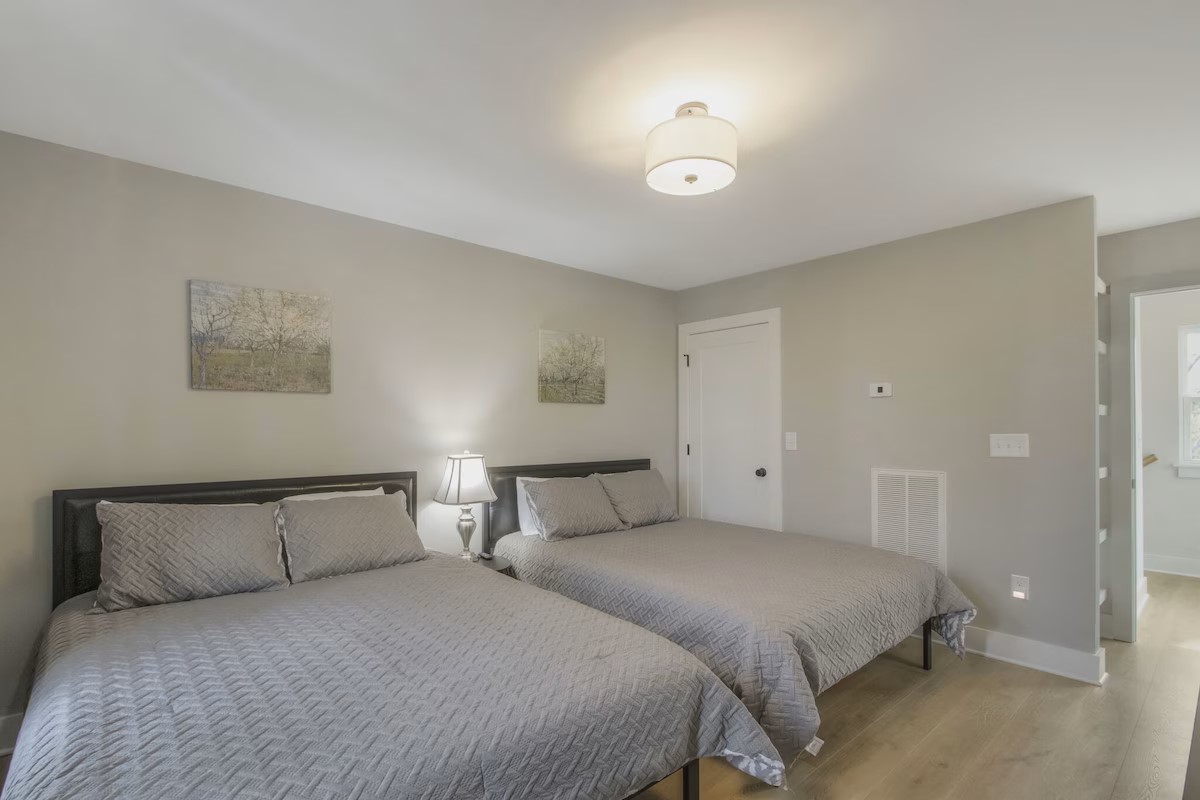 master suite 2 queen beds