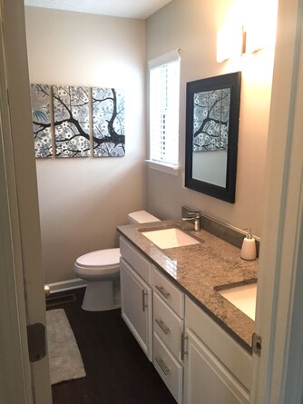 master suite bathroom with garden tub/shower combot
