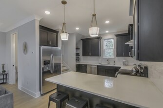 kitchen island seats 4