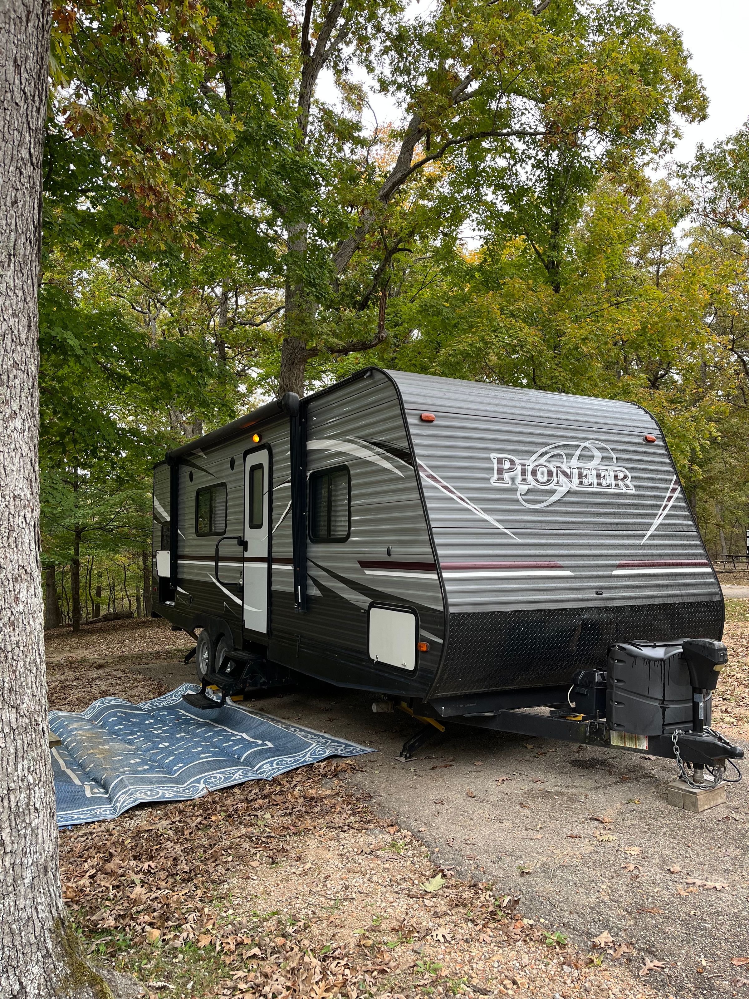 rvcamperrentalsllc.com's image