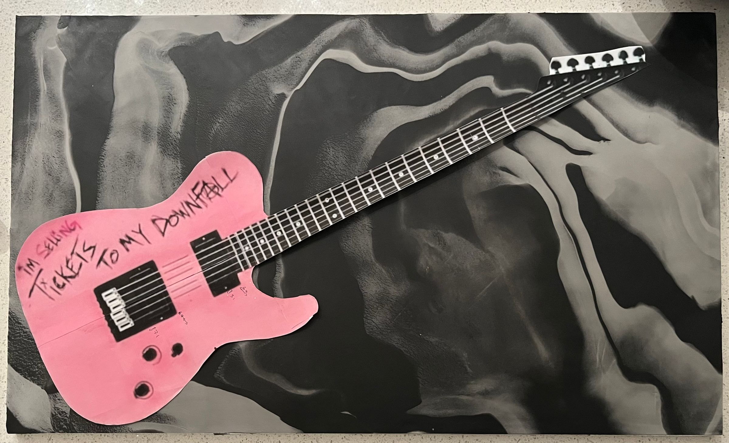 Hyper-Realistic-sculpted-guitar-cake-Cumbria-thelakedistrict-jpeg