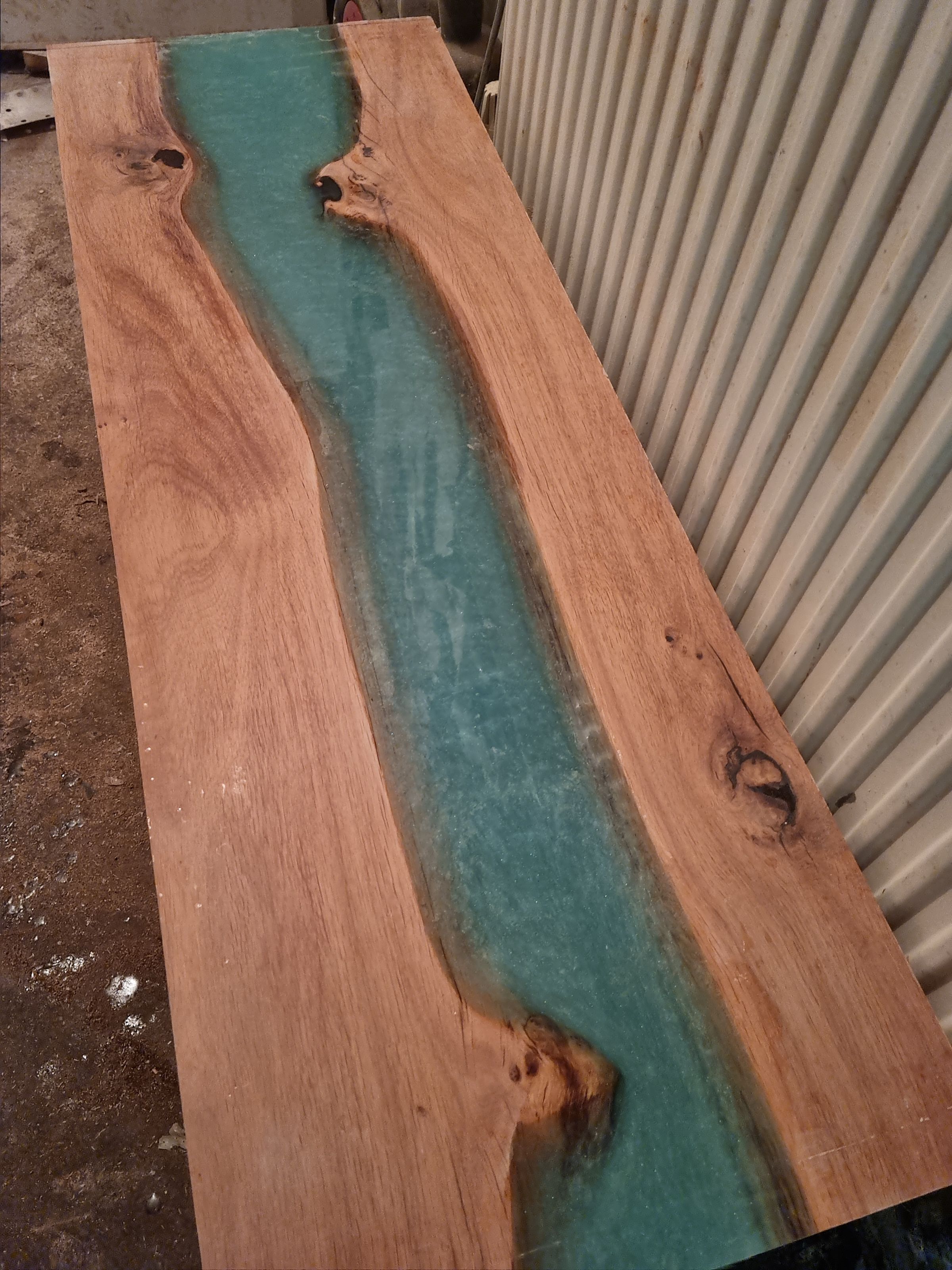 rw HANDYMAN SERVICES 's image