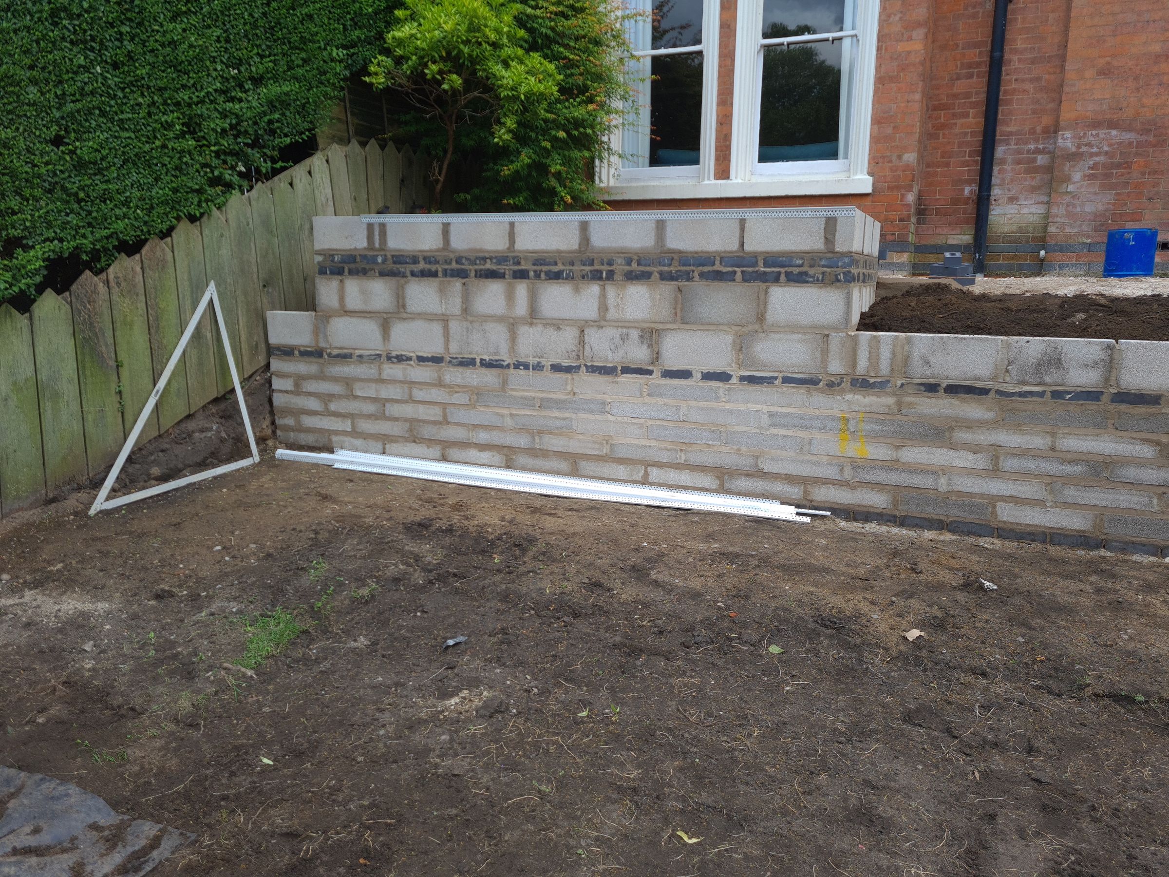 rw HANDYMAN SERVICES 's image