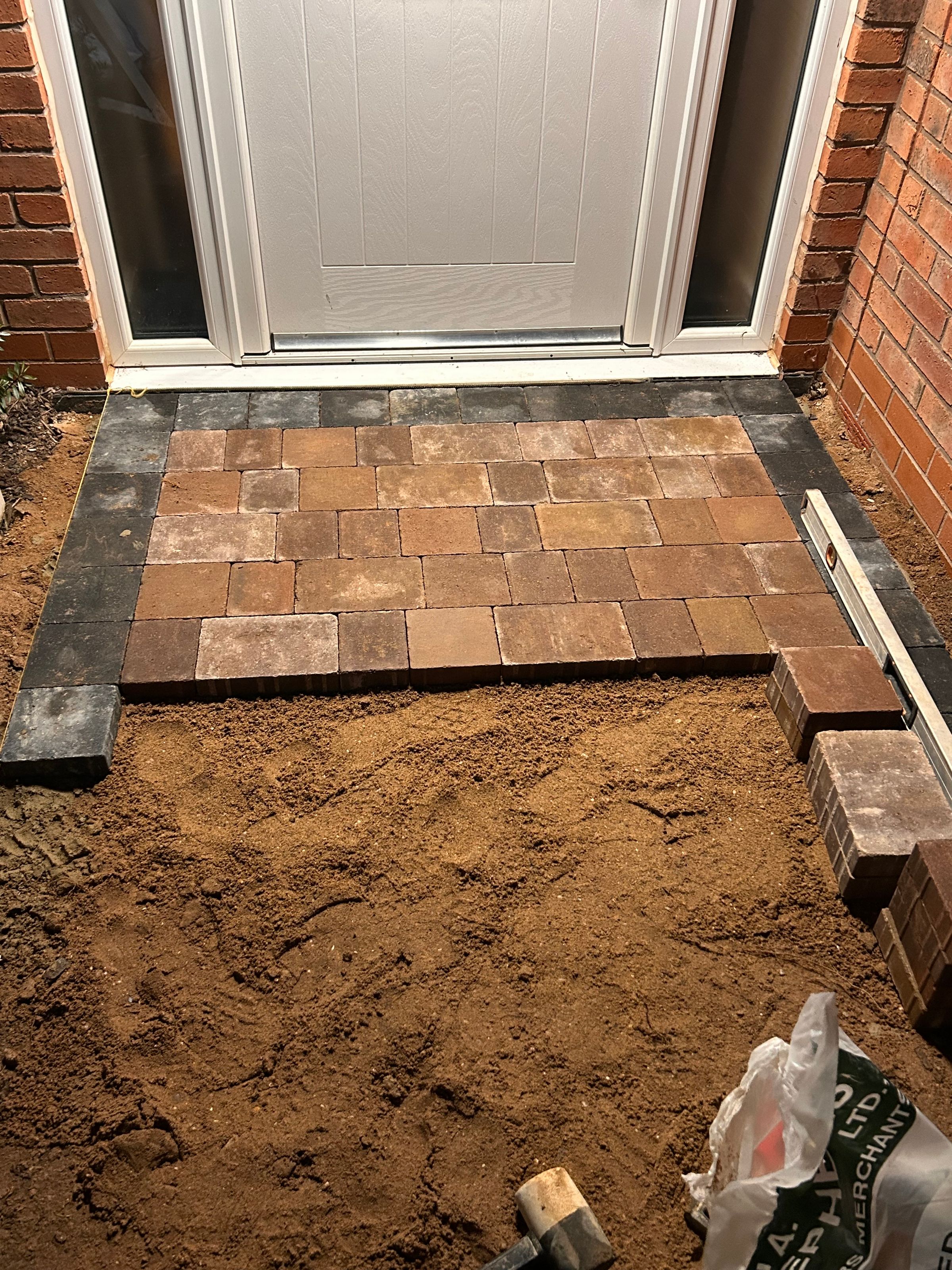 rw HANDYMAN SERVICES 's image