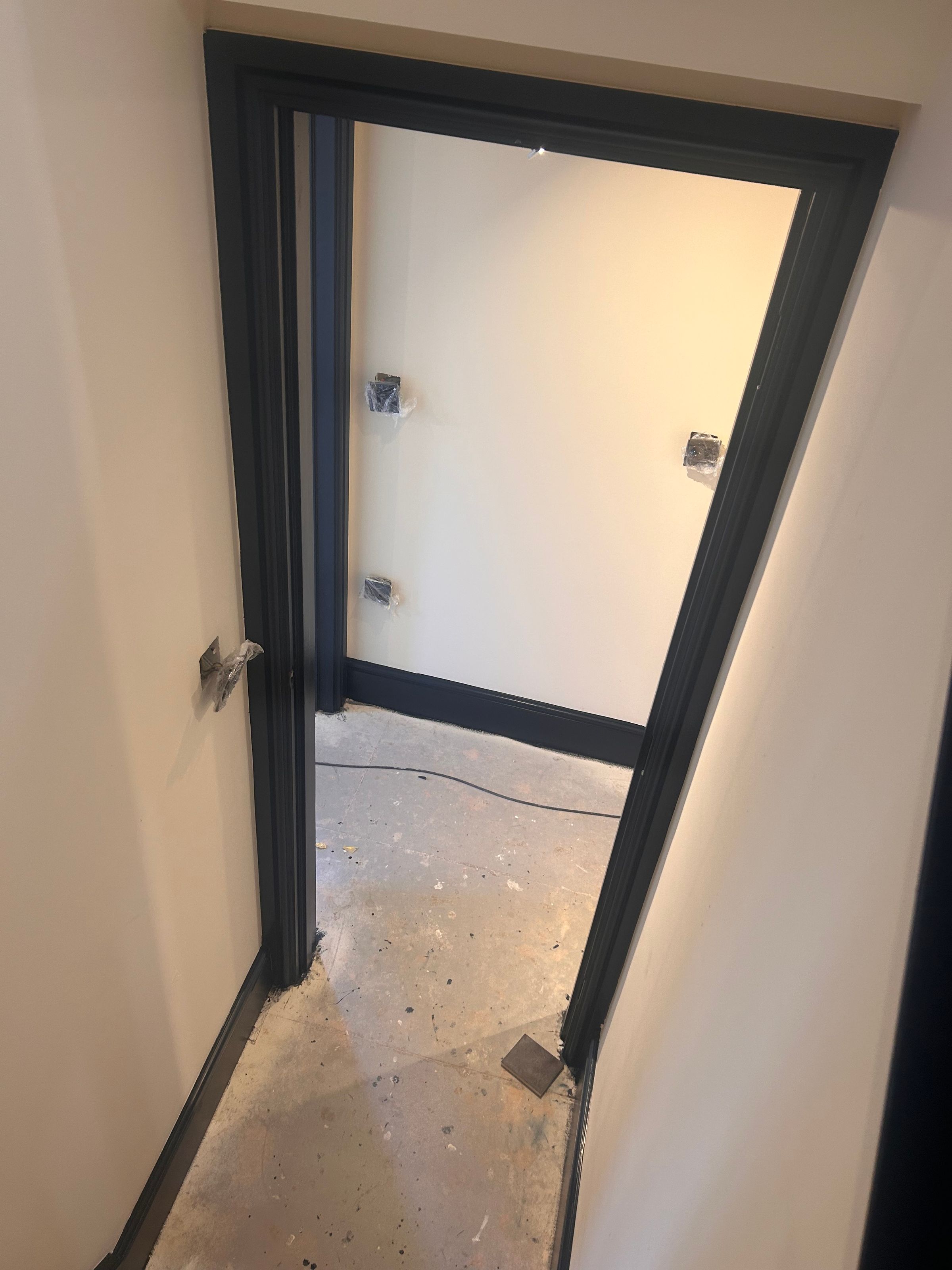 rw HANDYMAN SERVICES 's image