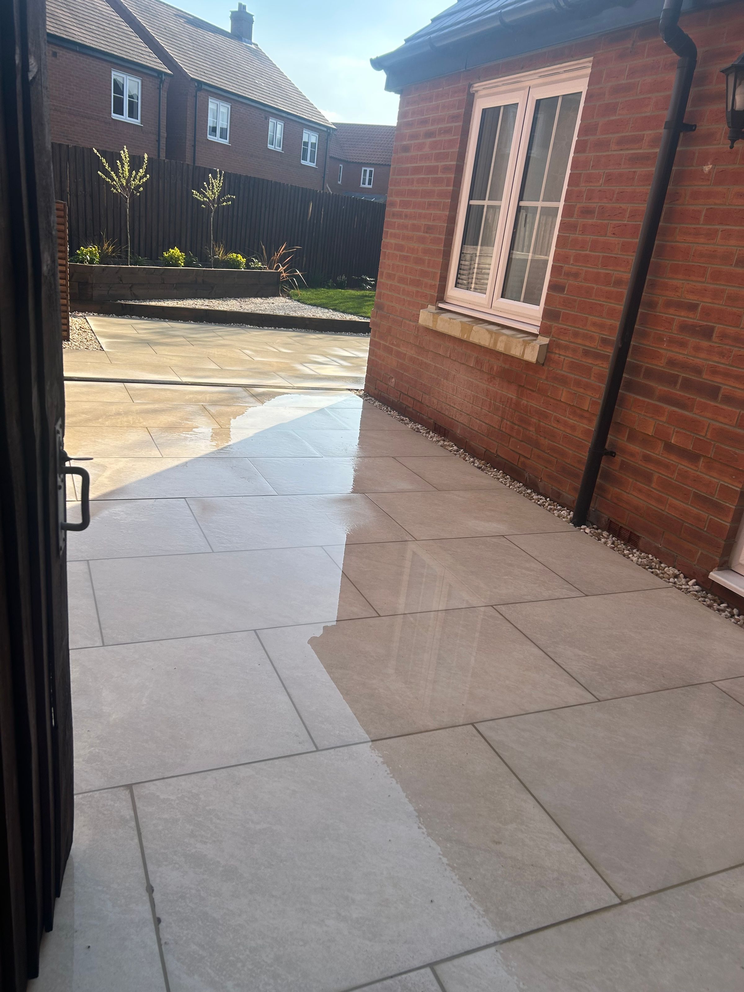 rw HANDYMAN SERVICES 's image