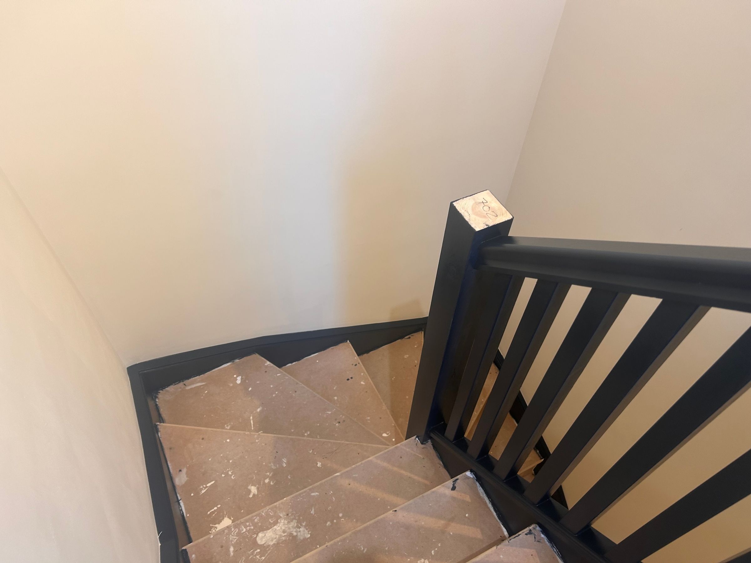 rw HANDYMAN SERVICES 's image