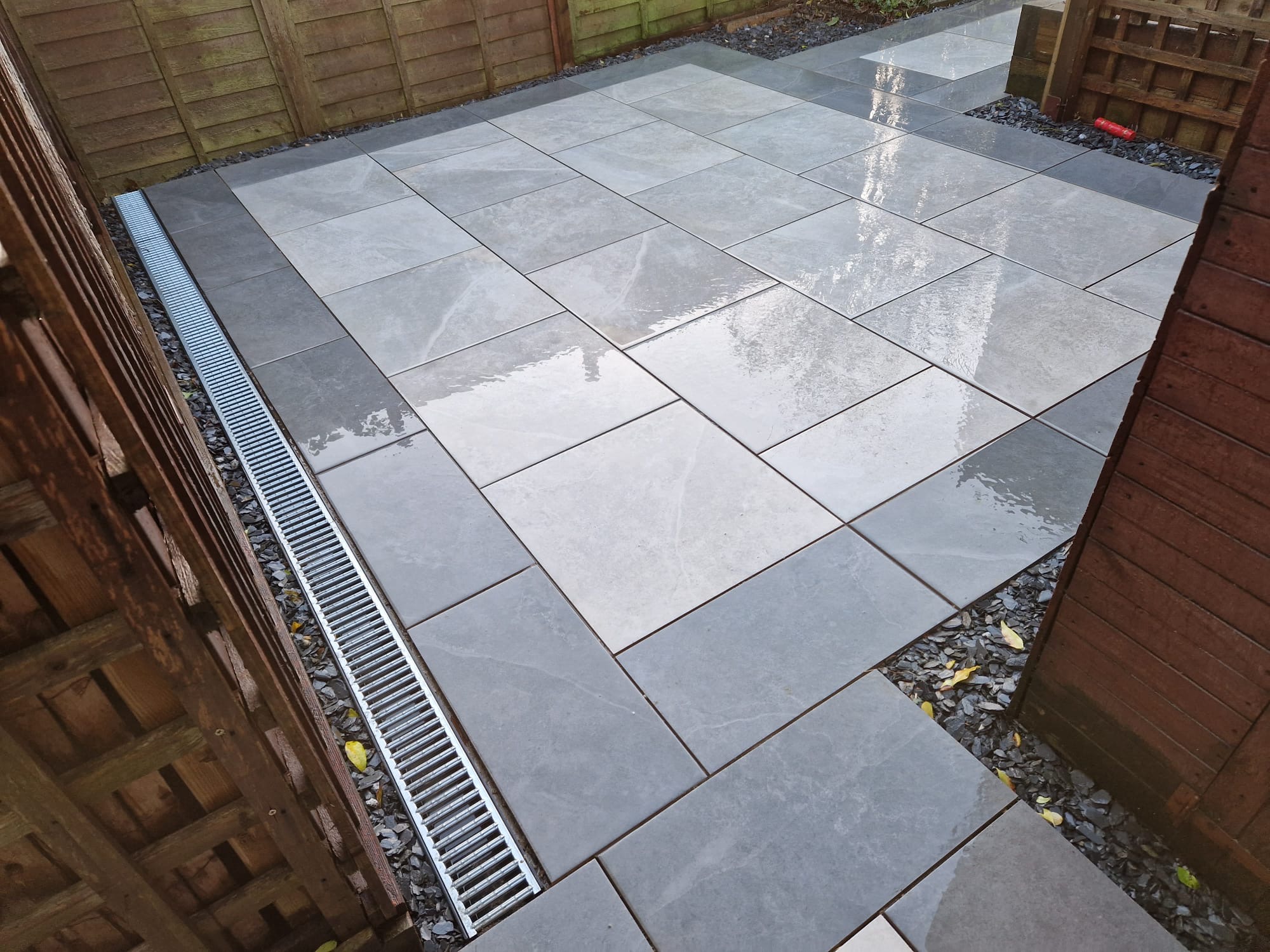 rw HANDYMAN SERVICES 's image