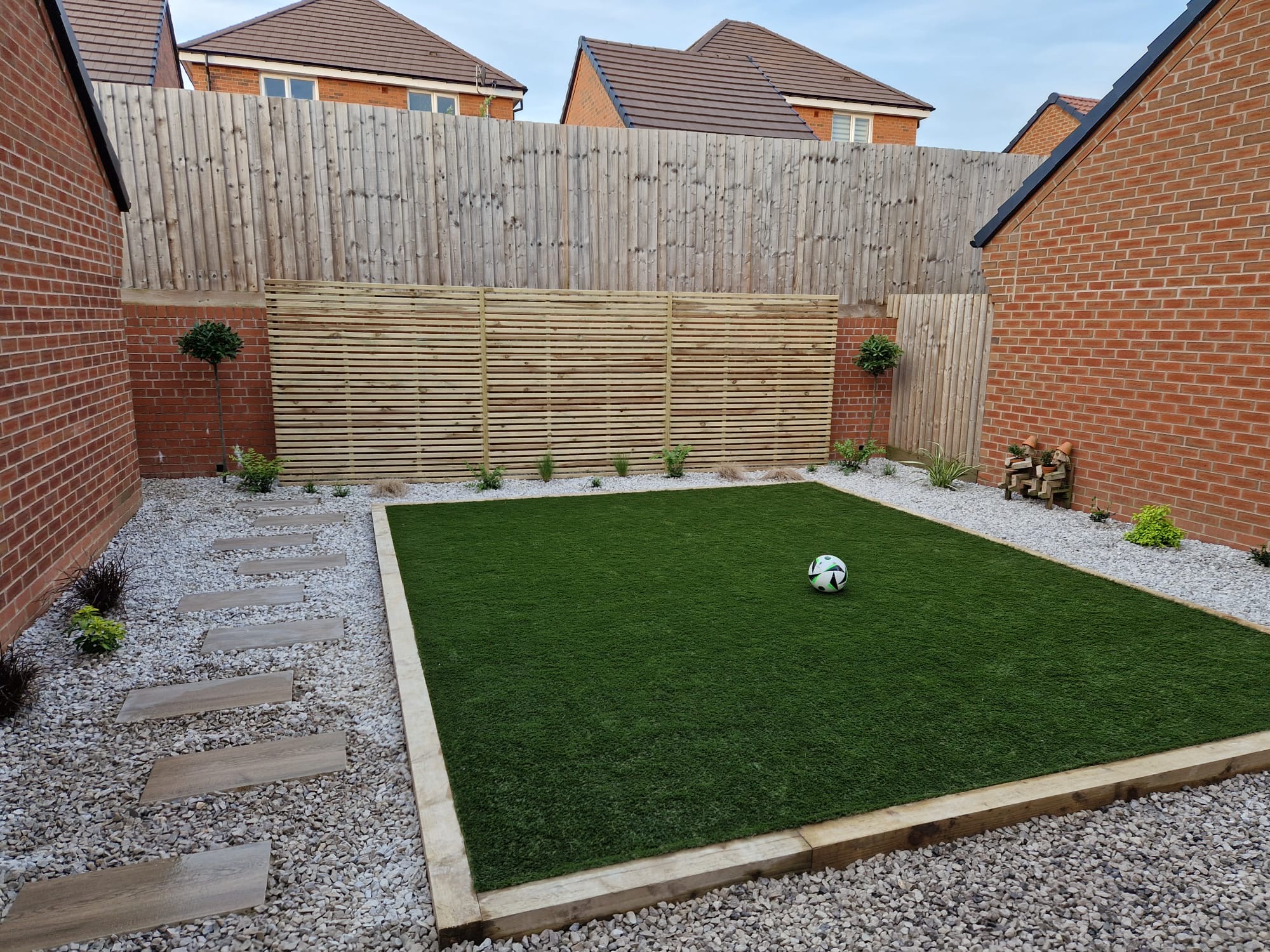 rw HANDYMAN SERVICES 's image