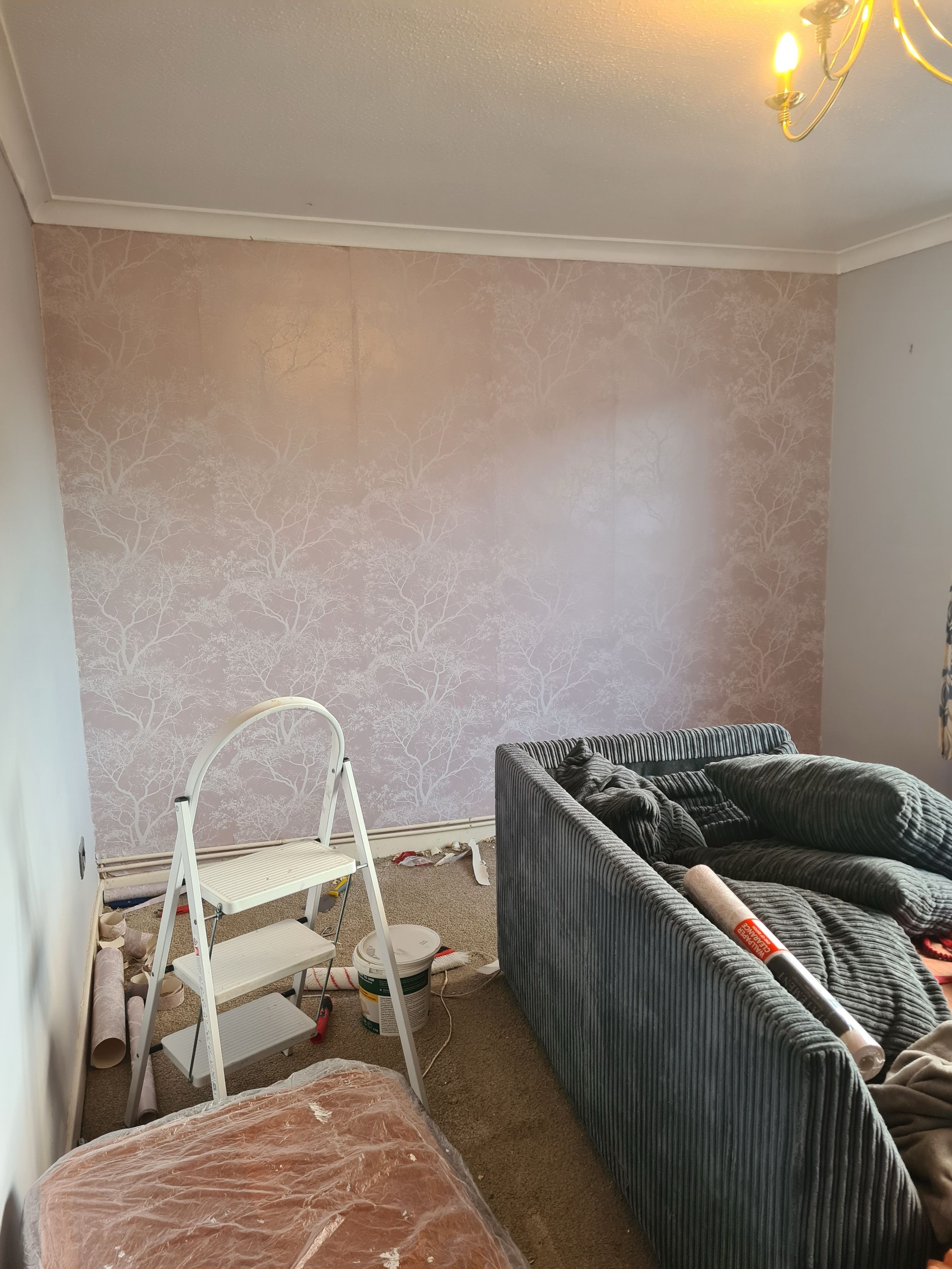wallpapering 