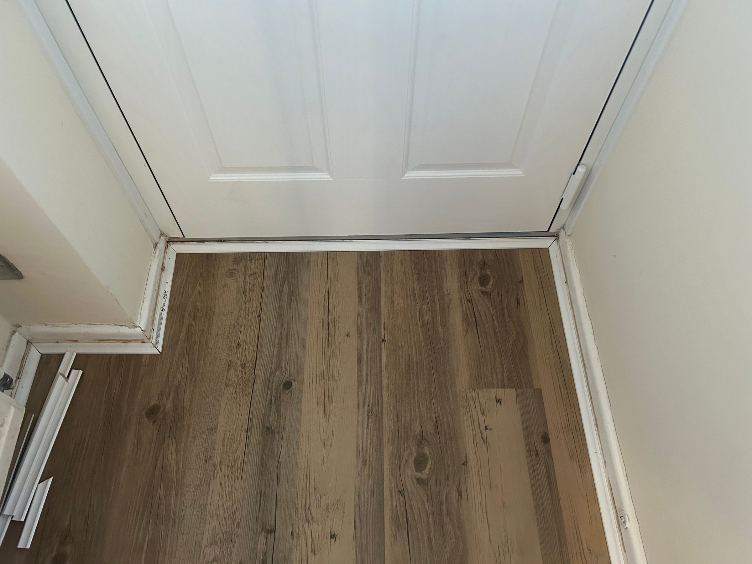 rw HANDYMAN SERVICES 's image