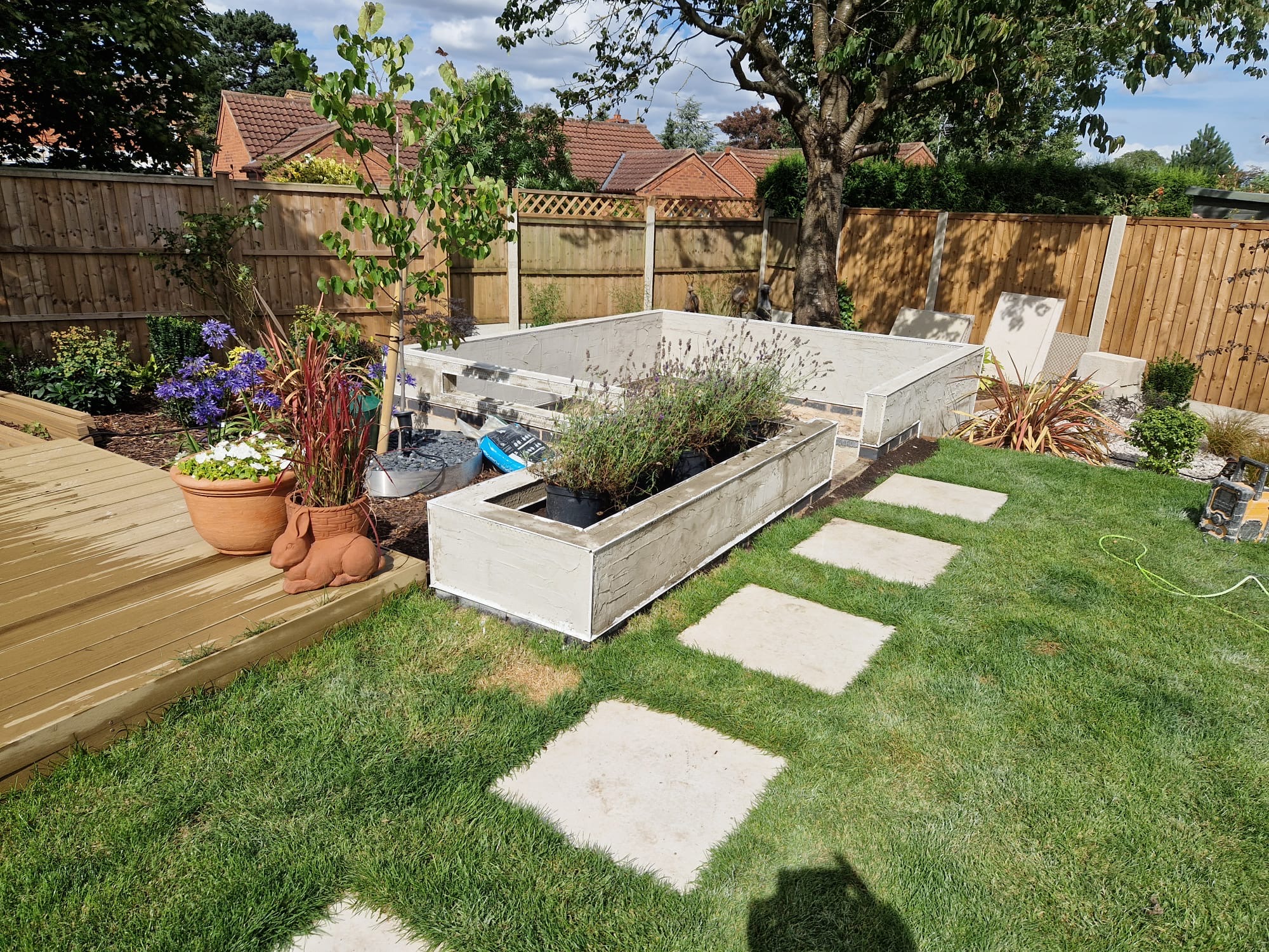 rw HANDYMAN SERVICES 's image