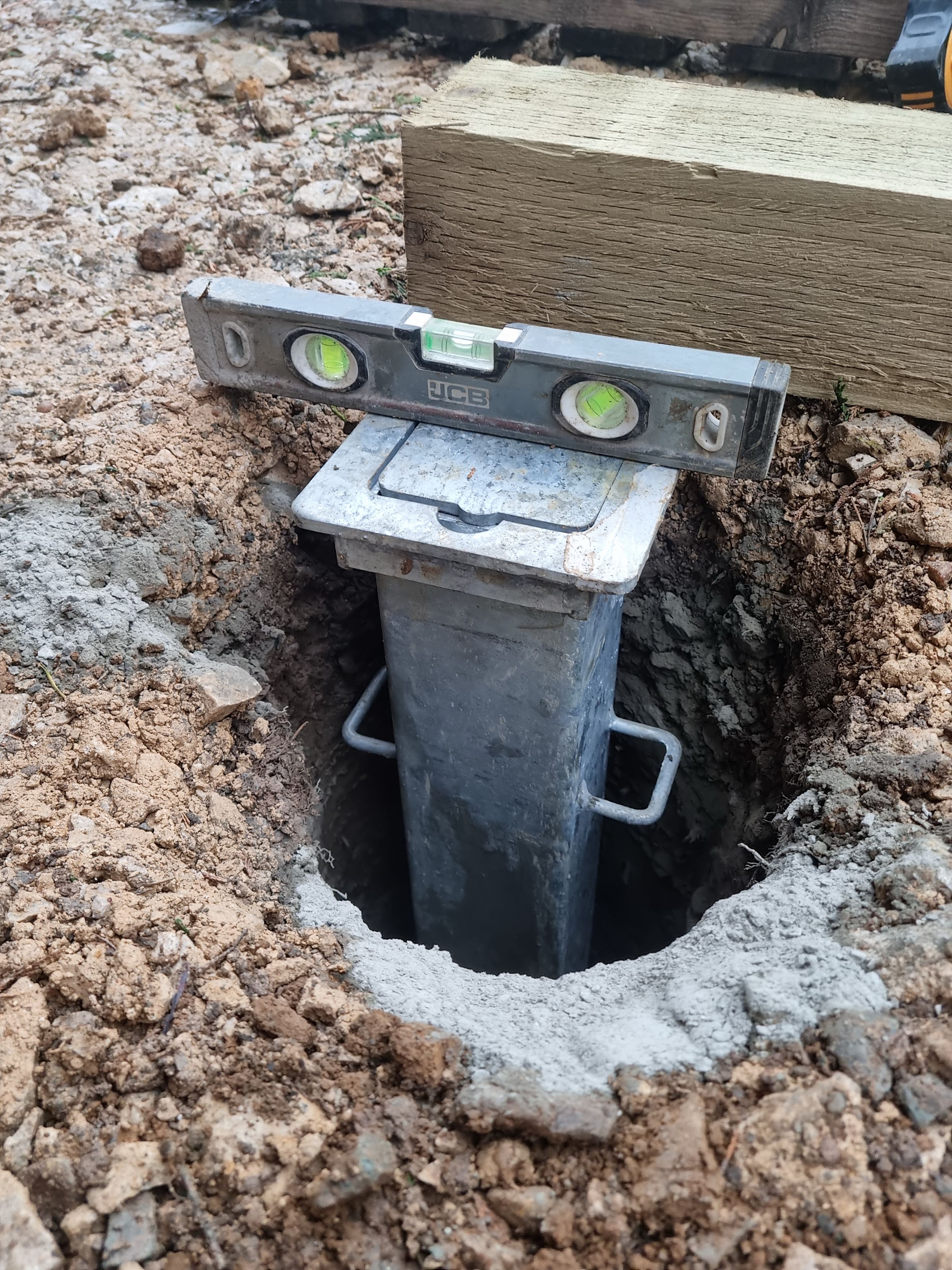 rw HANDYMAN SERVICES 's image