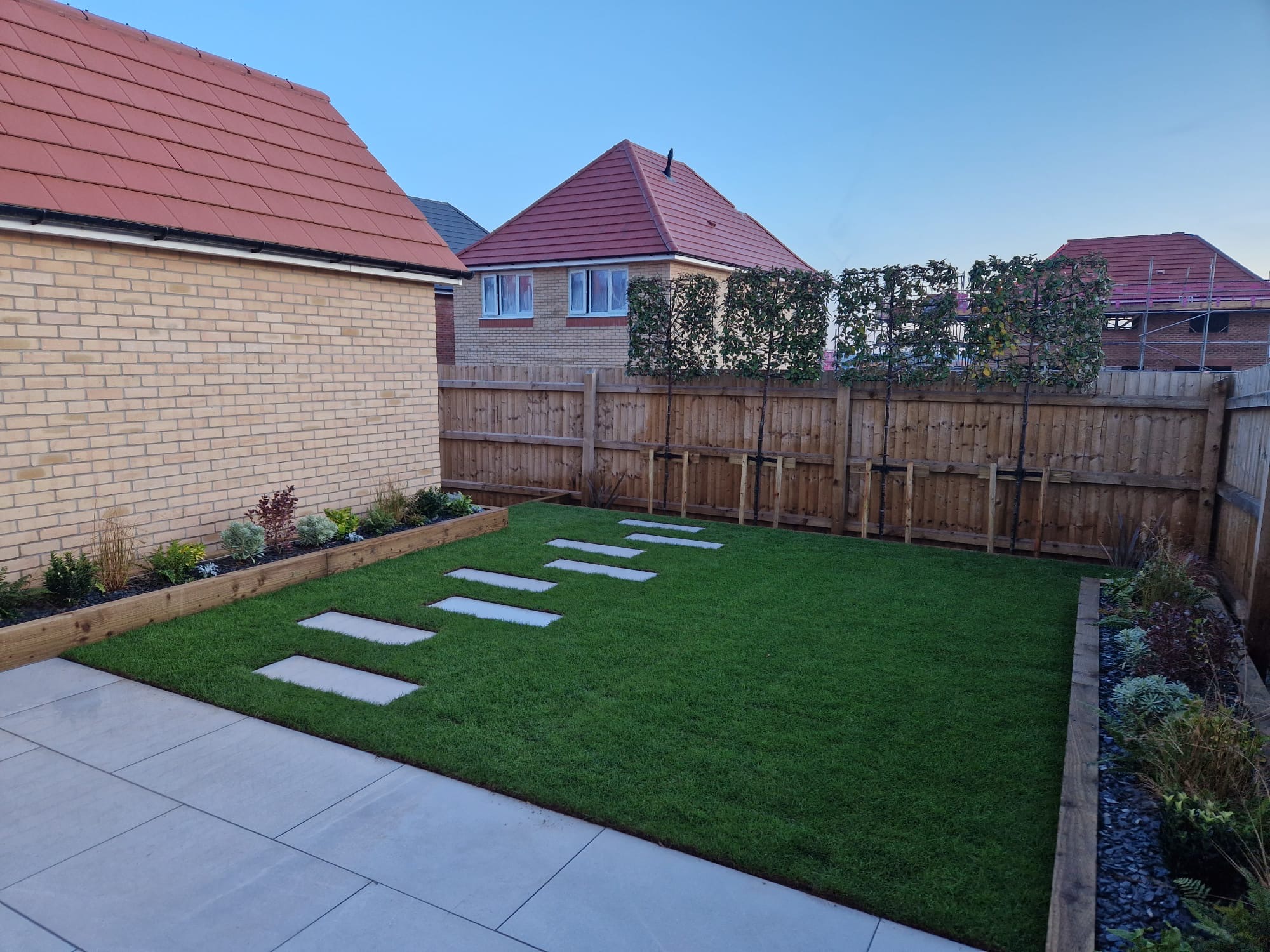 rw HANDYMAN SERVICES 's image