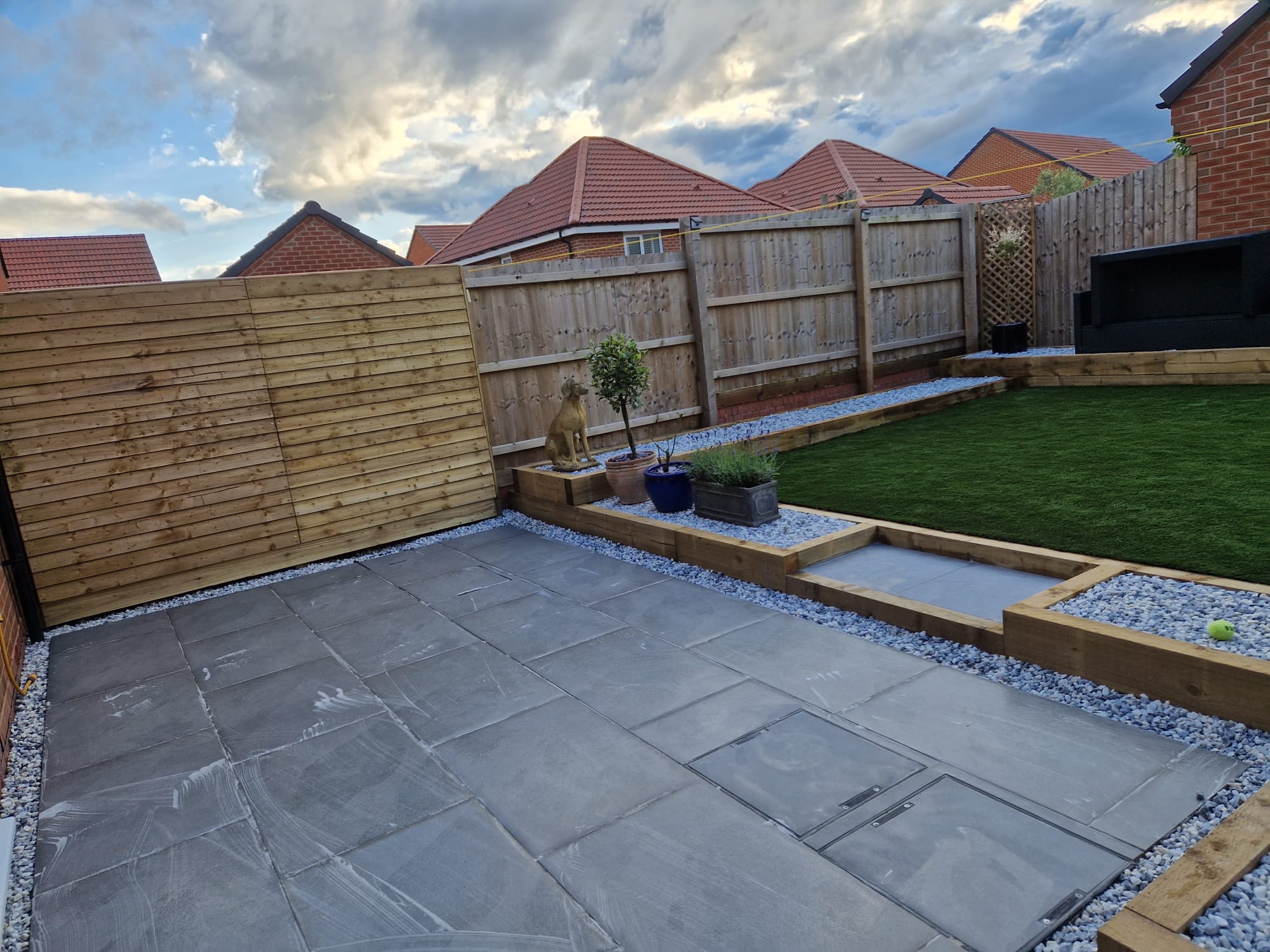 rw HANDYMAN SERVICES 's image