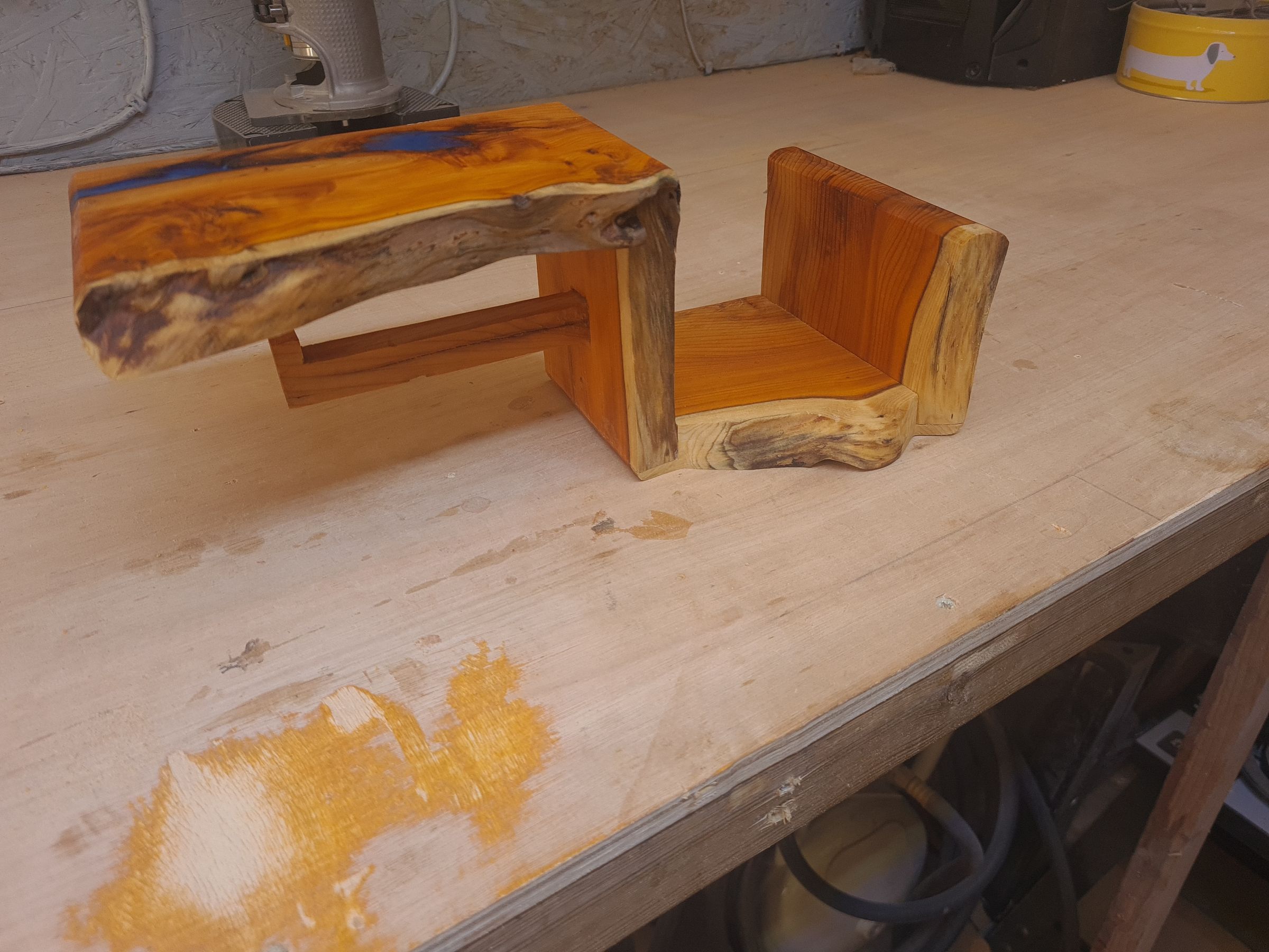 rw HANDYMAN SERVICES 's image