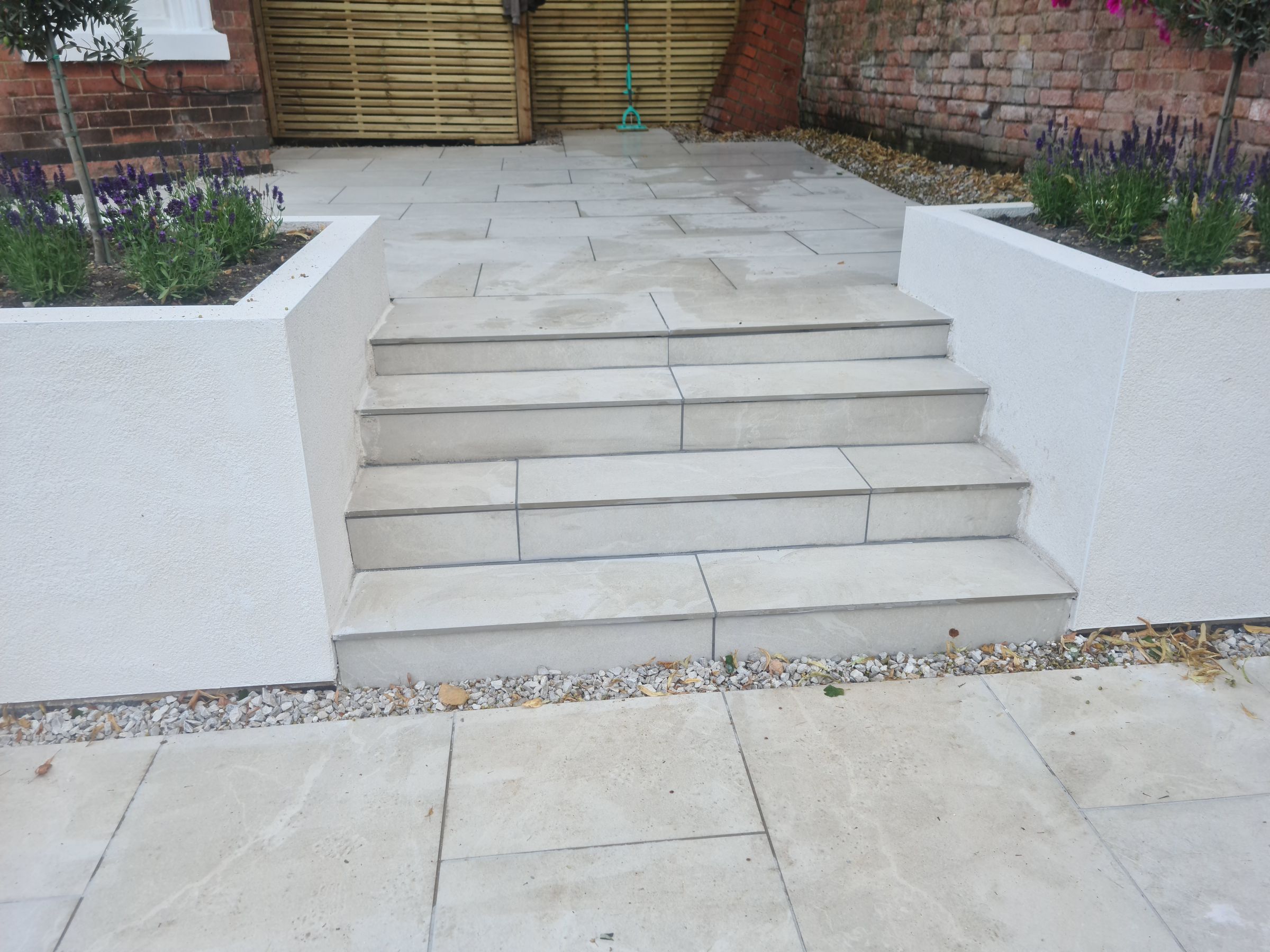 rw HANDYMAN SERVICES 's image