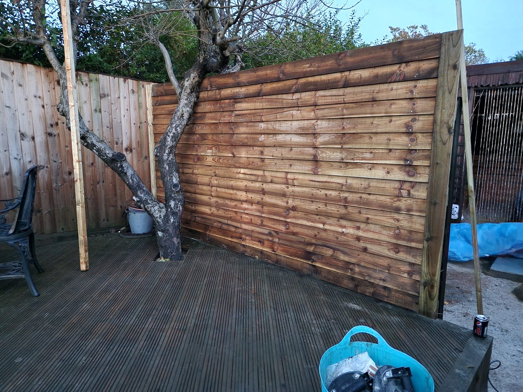 rw HANDYMAN SERVICES 's image