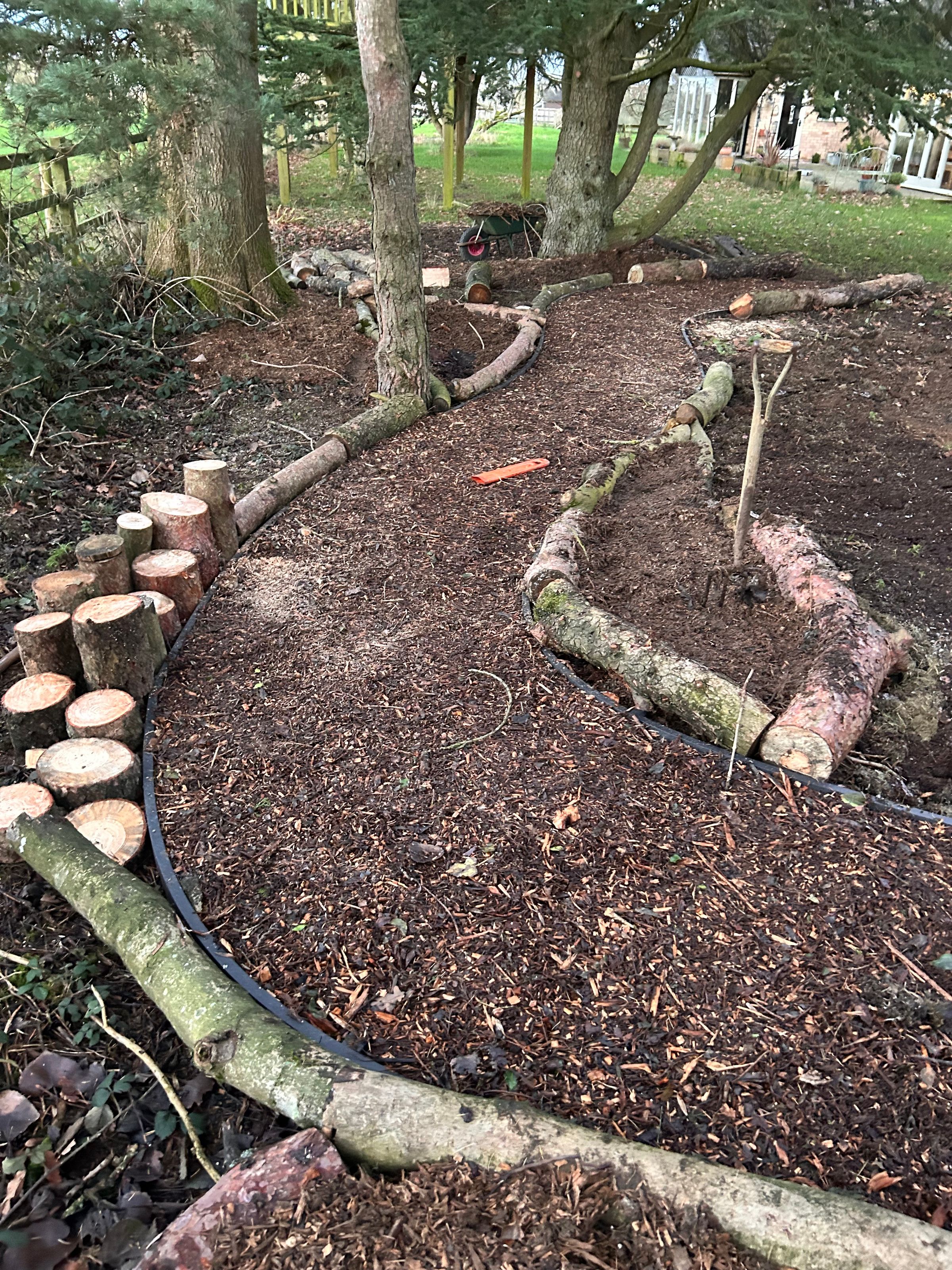 rw HANDYMAN SERVICES 's image