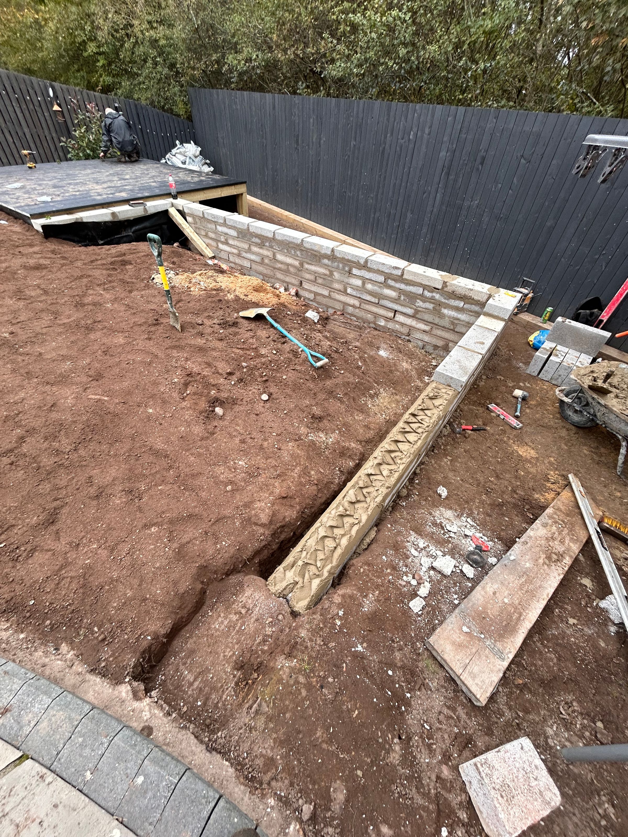 rw HANDYMAN SERVICES 's image