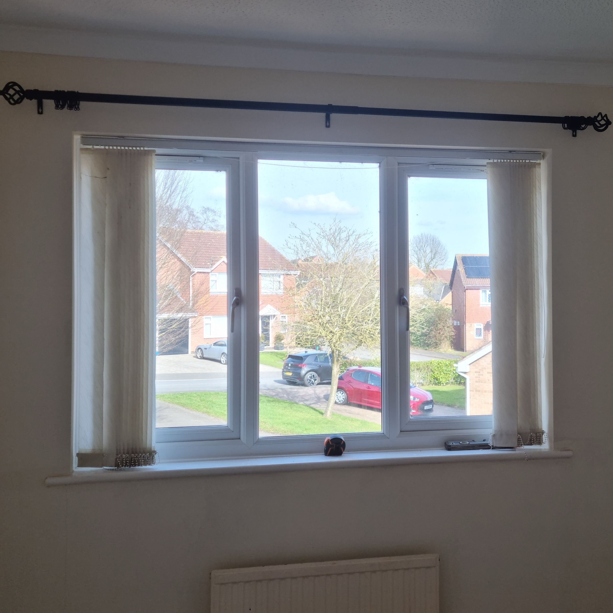 blind and curtain rale installation  