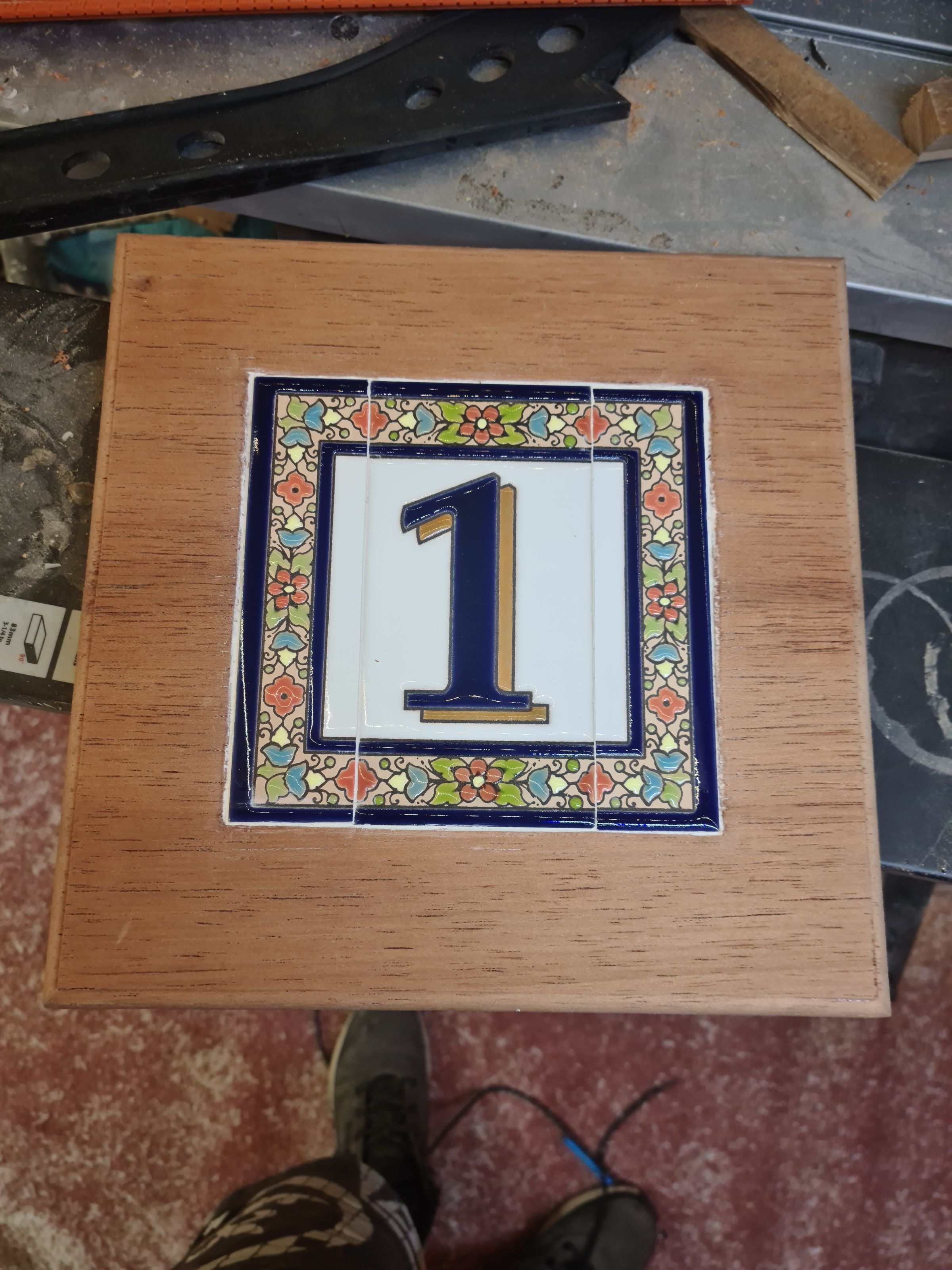 rw HANDYMAN SERVICES 's image