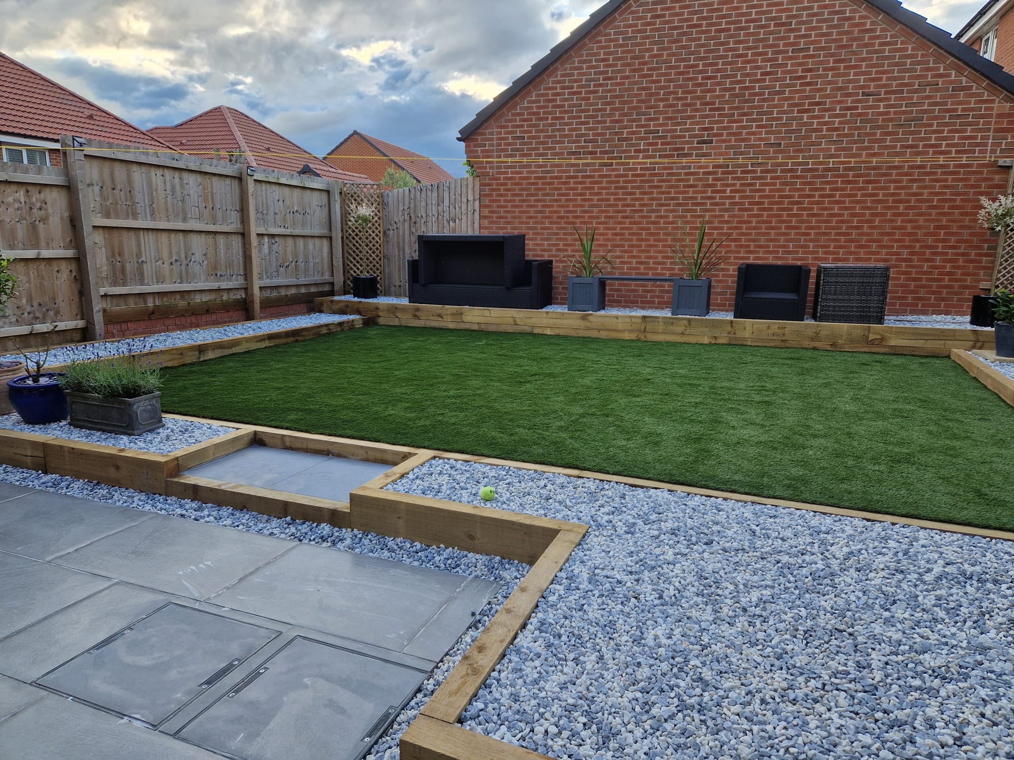 rw HANDYMAN SERVICES 's image