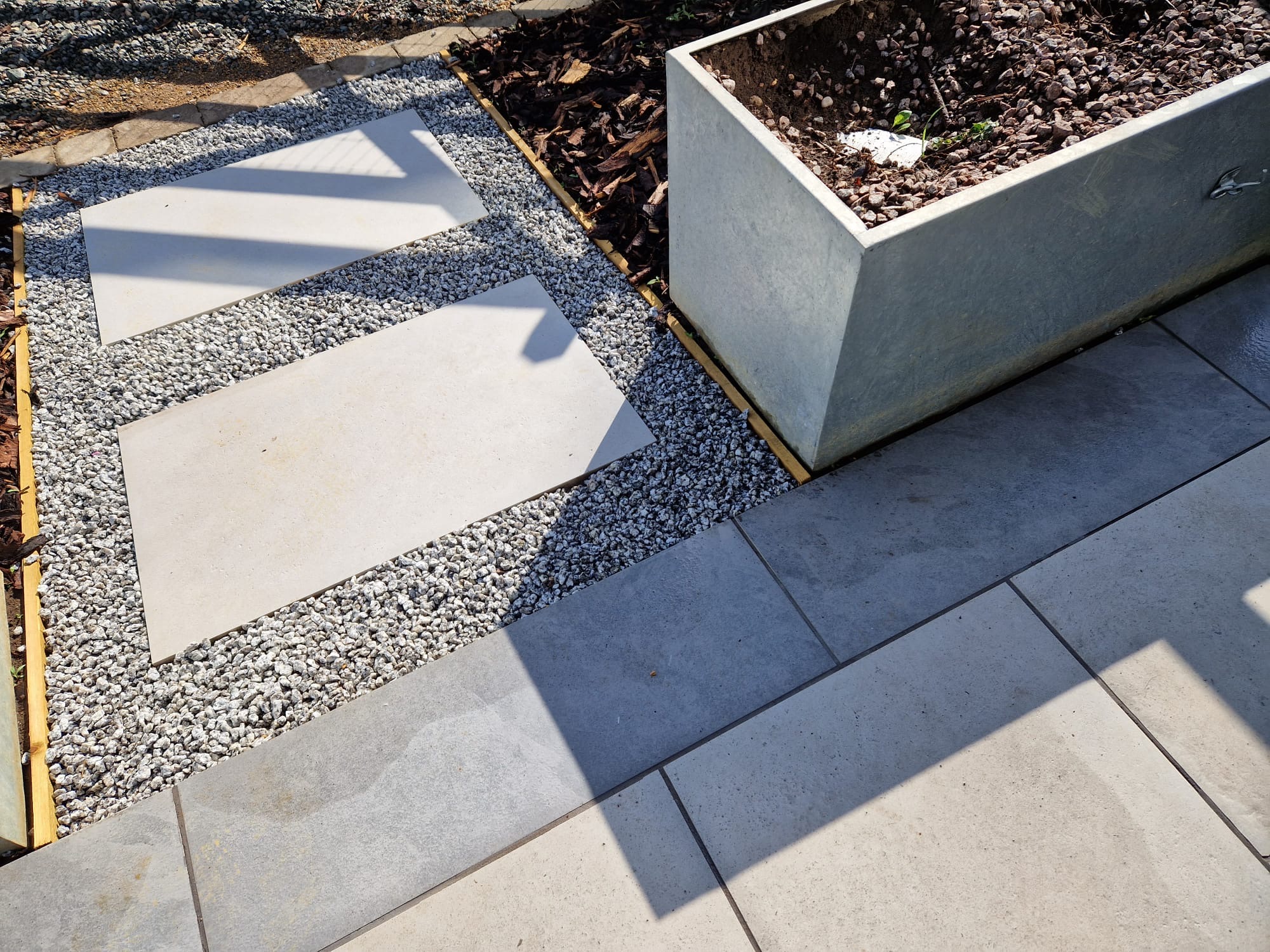 rw HANDYMAN SERVICES 's image