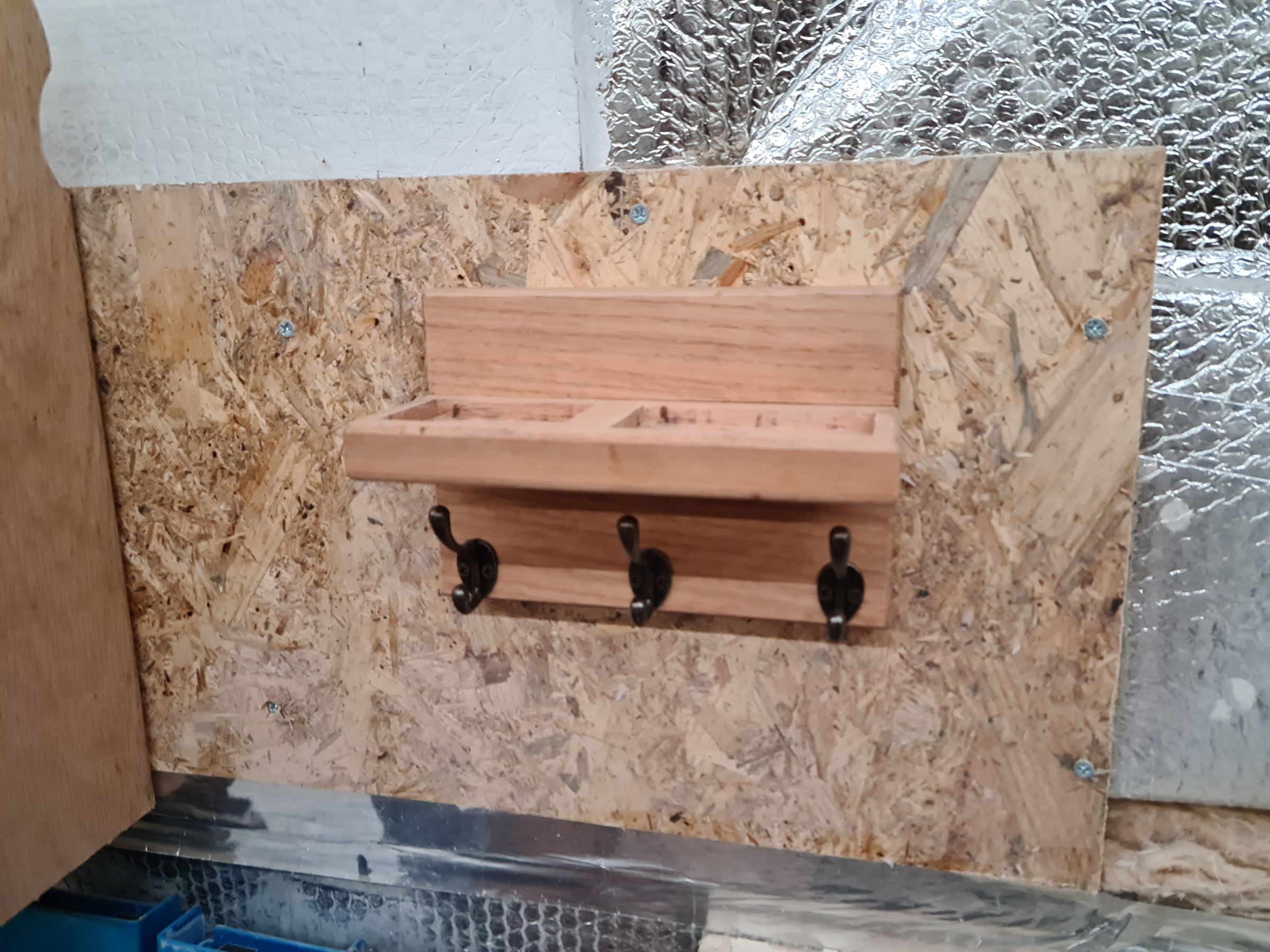 rw HANDYMAN SERVICES 's image