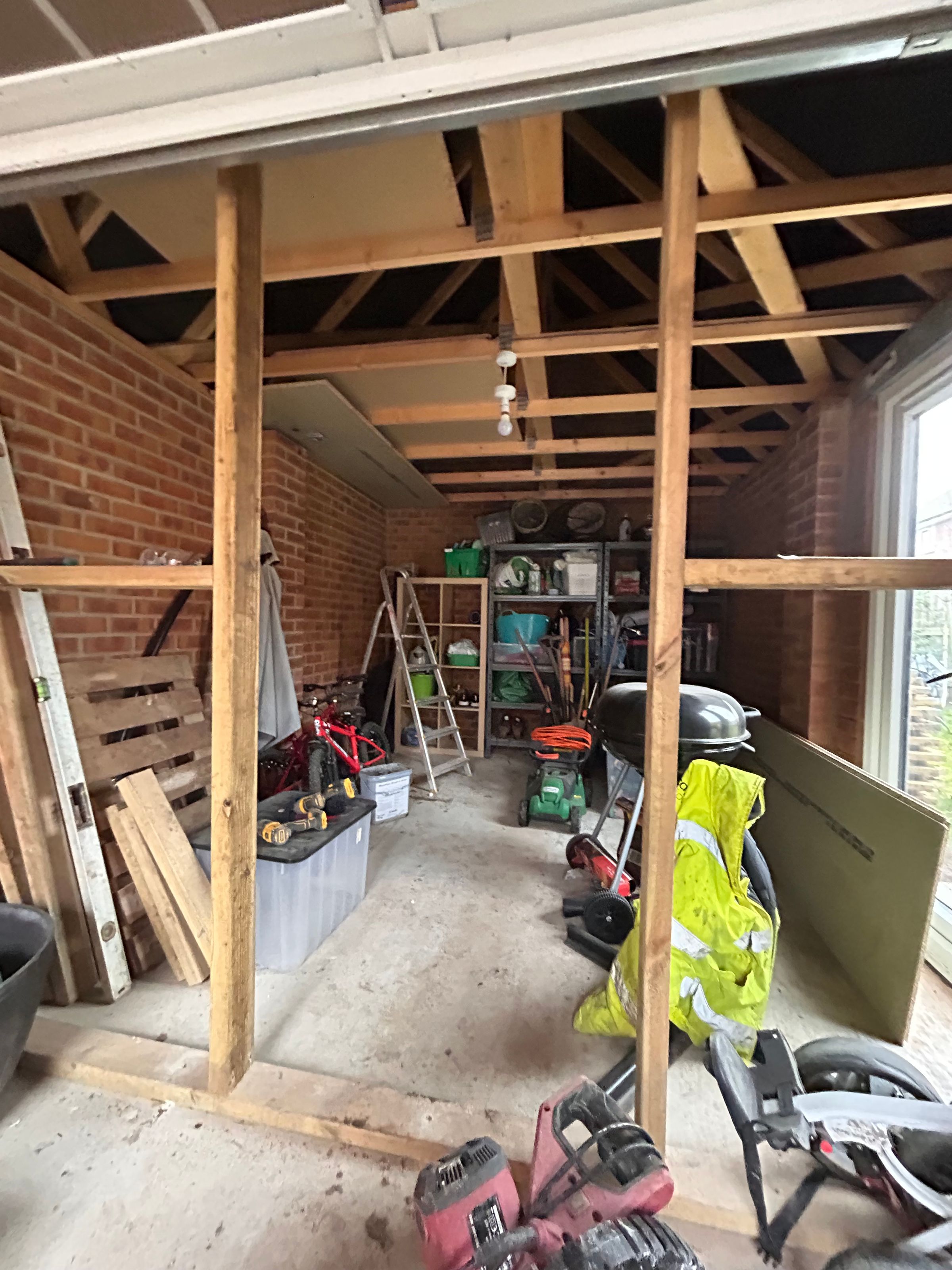 rw HANDYMAN SERVICES 's image