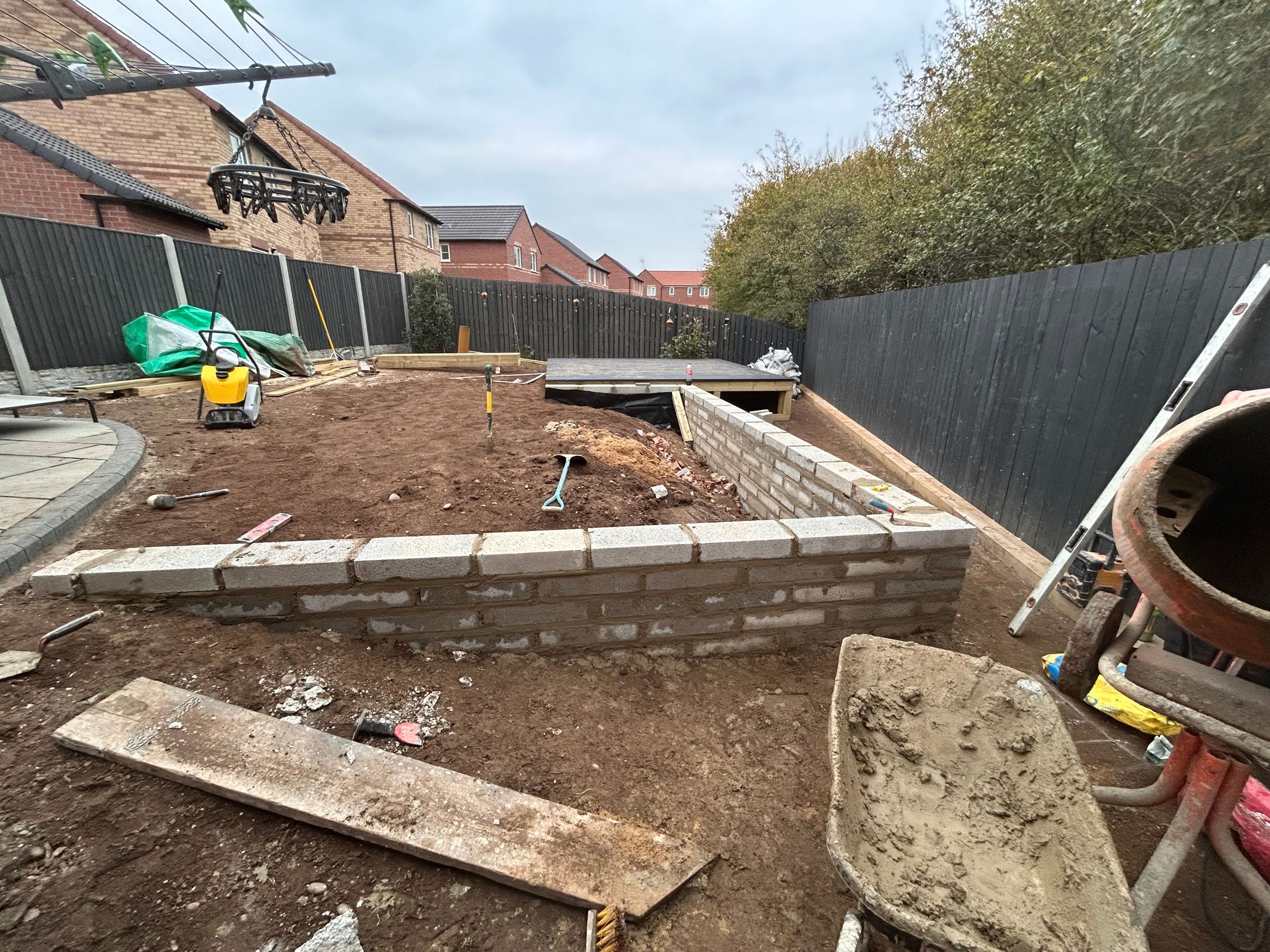 rw HANDYMAN SERVICES 's image