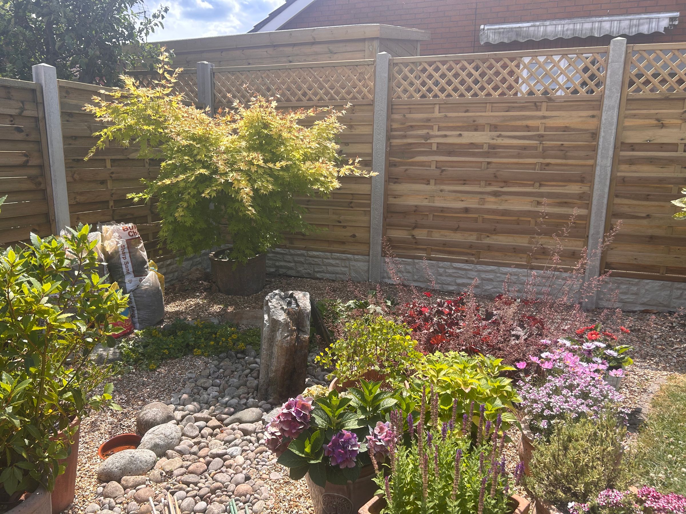 rw HANDYMAN SERVICES 's image