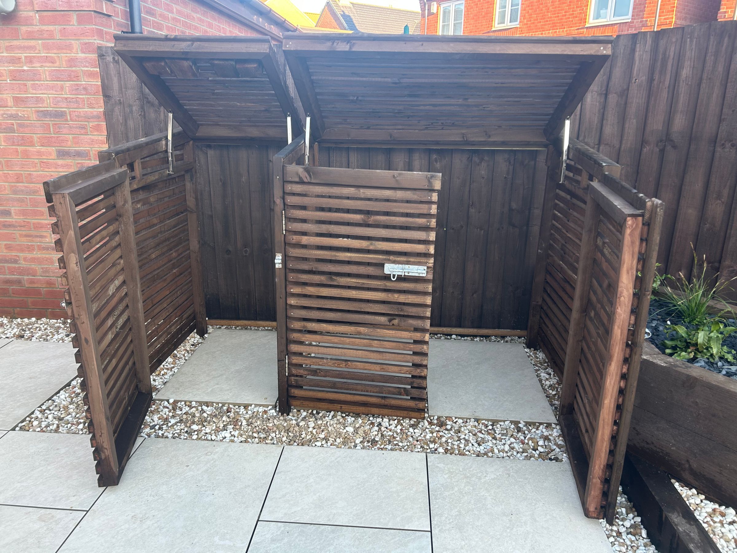 rw HANDYMAN SERVICES 's image