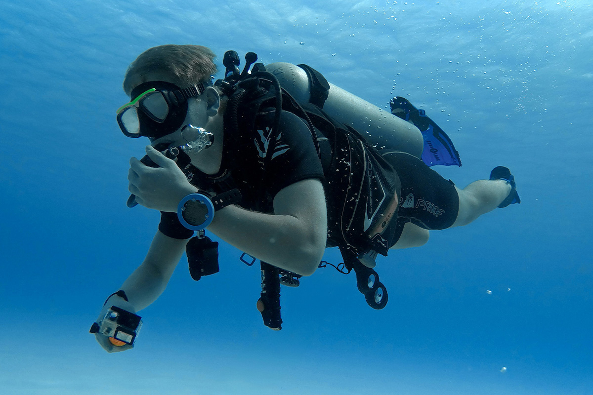 Www.bombly scuba diving.com's image