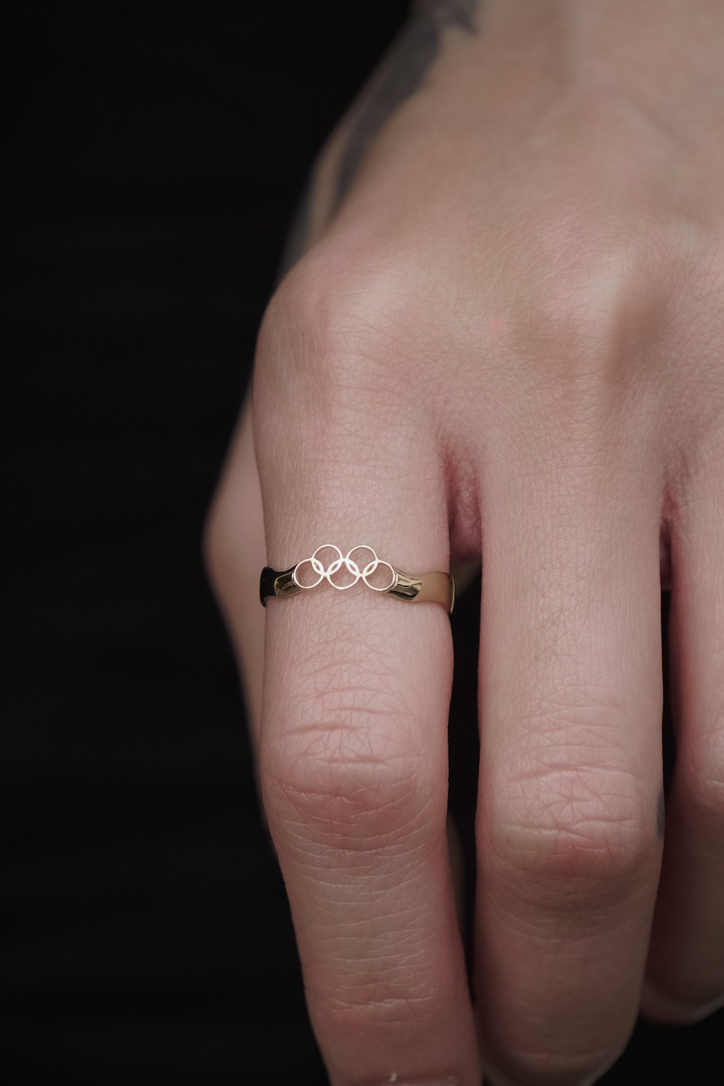 Anillo olímpico, oro 10k.