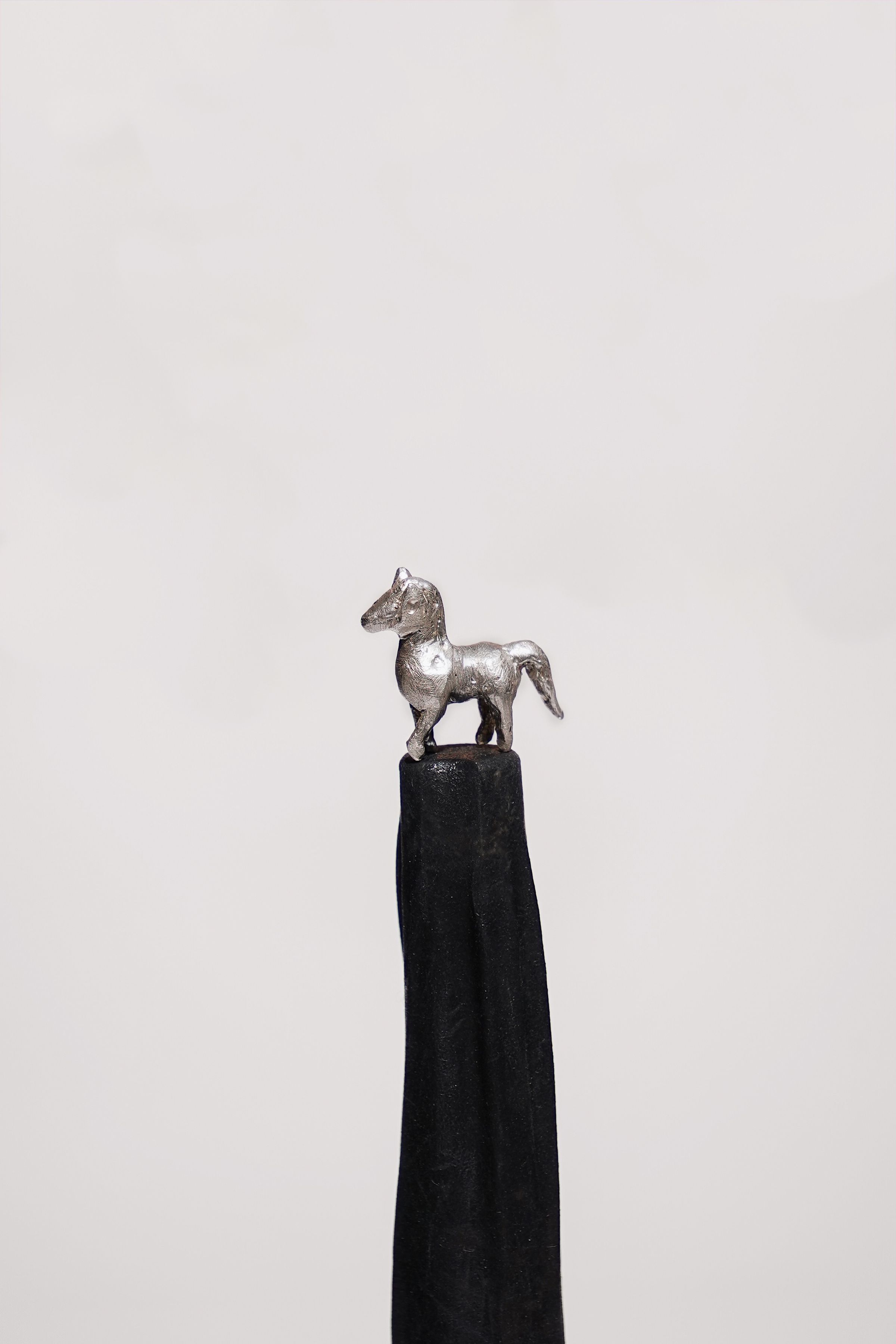 Caballo de plata (1.3cm alto)