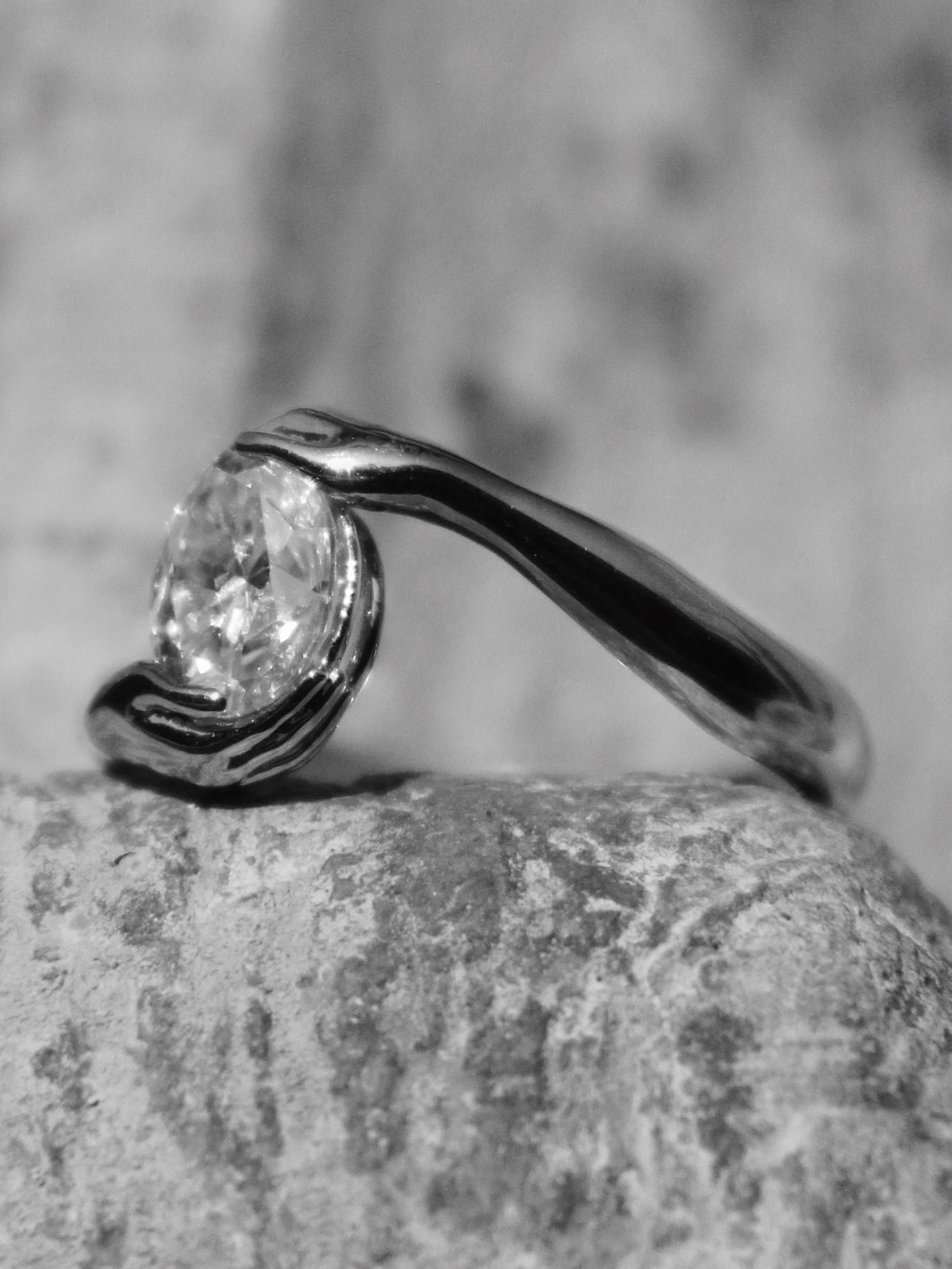 Anilo de compromiso, oro 14k con Moissanita.